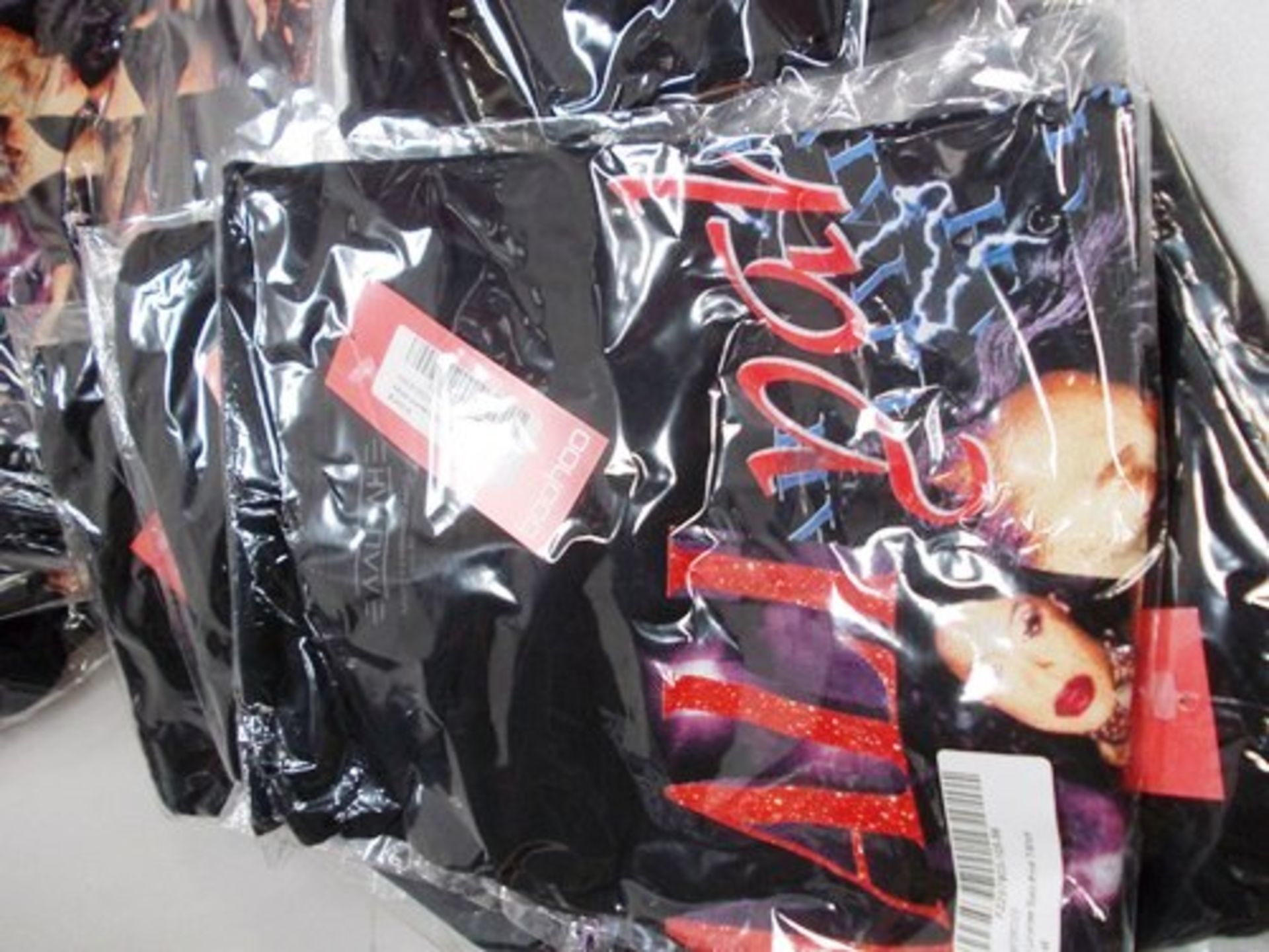 20 x Bohoo Aaliyah Licence split print black t-shirts, all size M - Sealed new in pack (E1B)