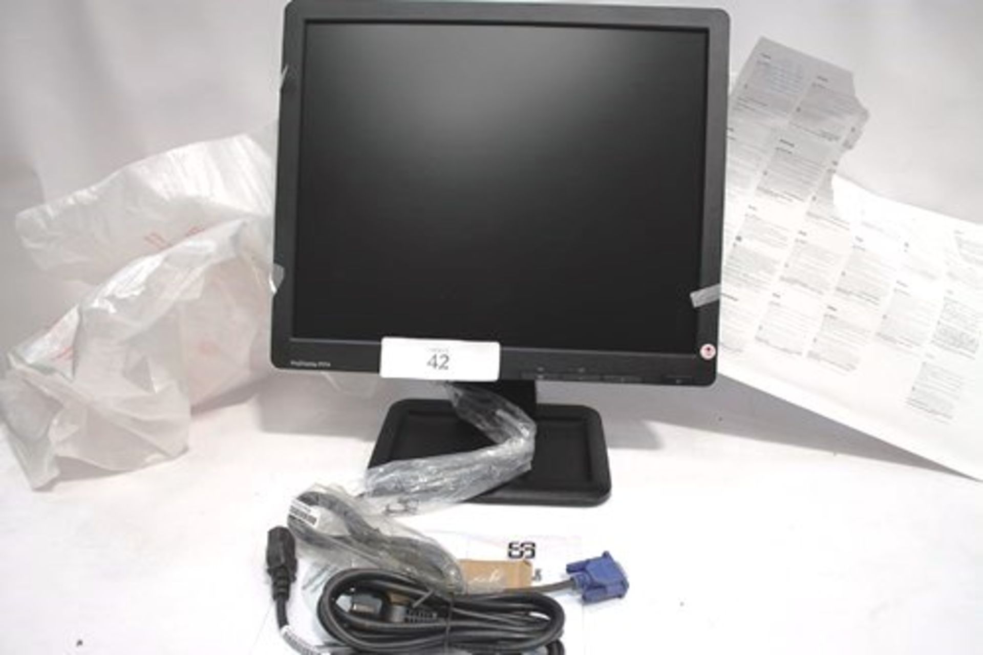 1 x 17" HP ProDisplay P17A LED backlit monitor - New in box, box open (E3endcage)