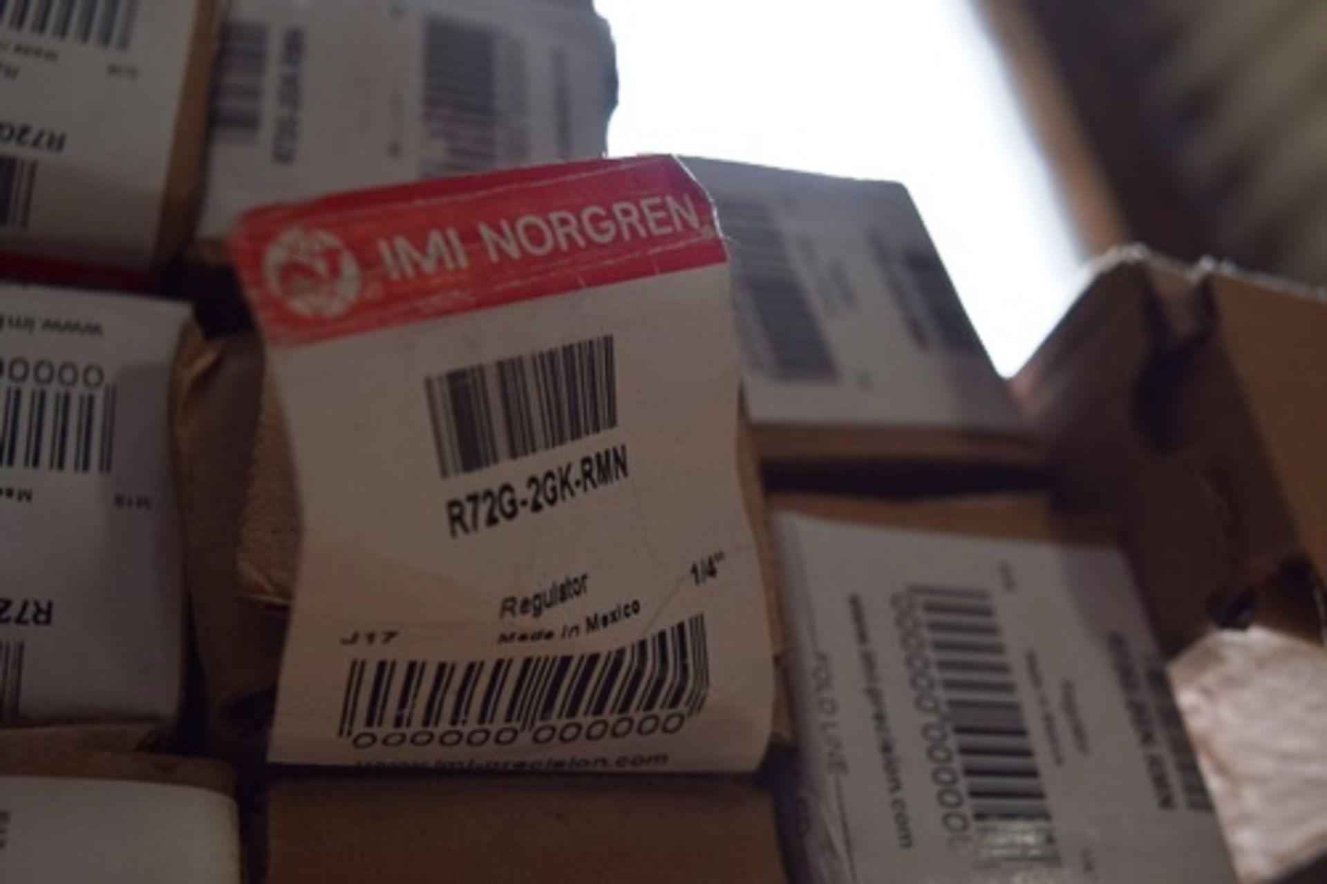 15 x IMI Norgren universal regulators, thread size M18/¼", product code R72G-2GK-RMN, for compressed - Image 2 of 2