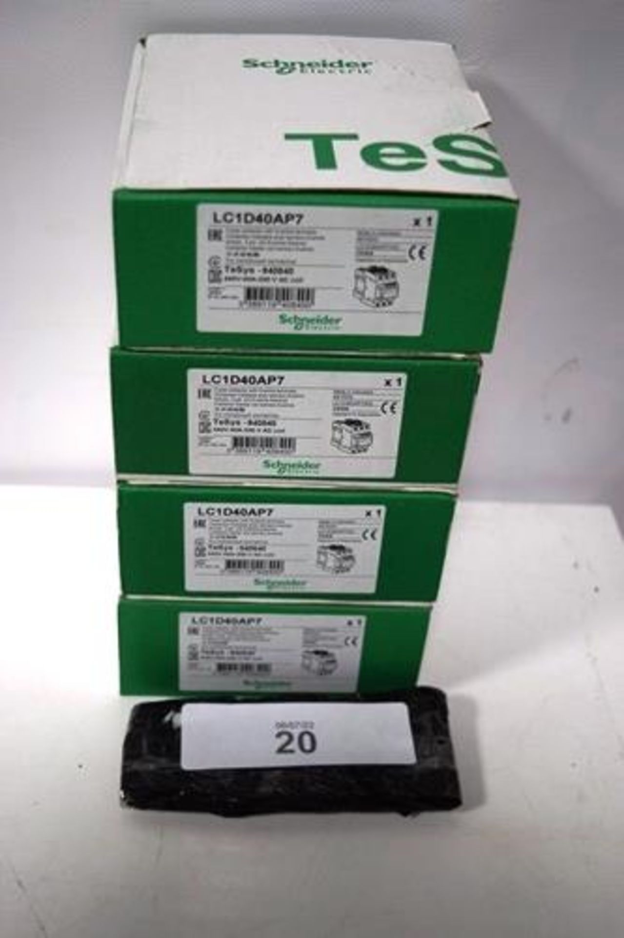 4 x Schneider 3 pole contactor with Everlink terminals, model LC1D40AP7 - New in box (SW8)