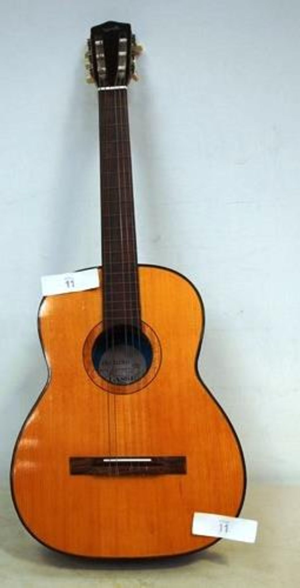 1 x Deluxe Tatra classic foreign acoustic guitar - Second-hand (ES1)