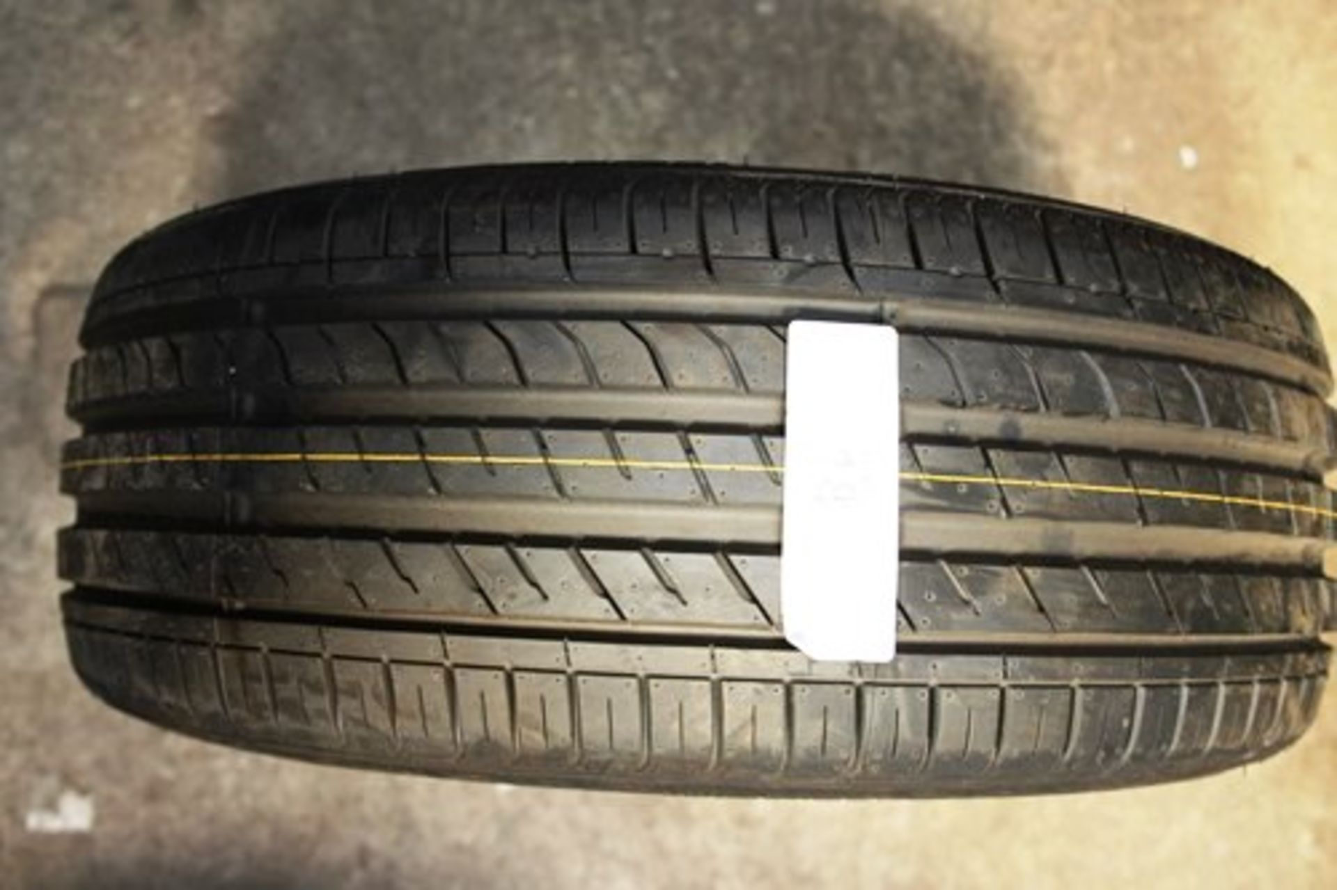 1 x Nexen N Fera SU1 tyre, size 195/45ZR16 84W - New (GS2)