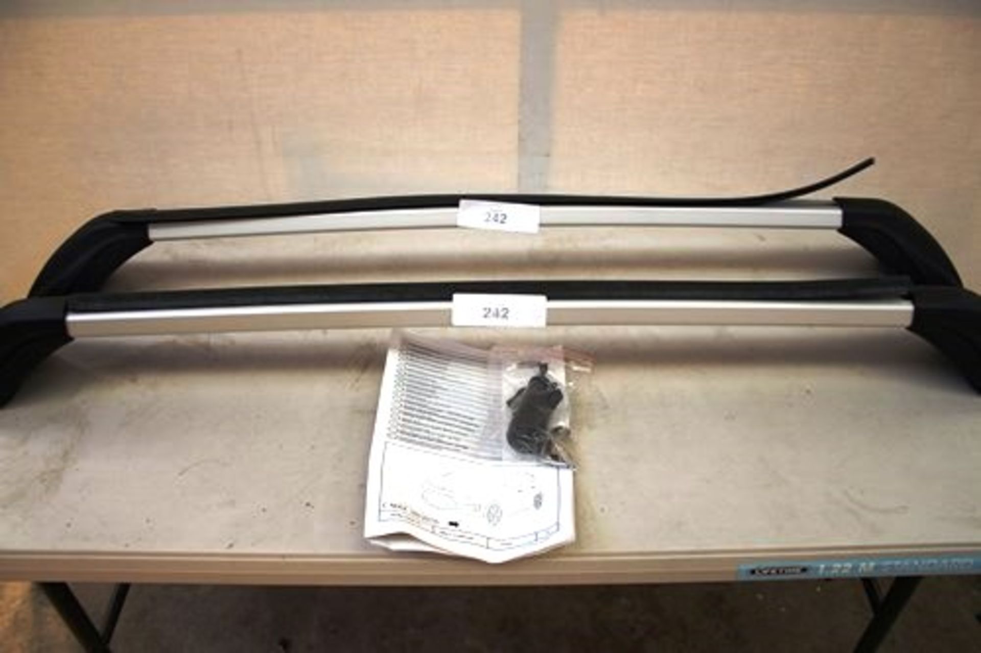 A pair of Ford branded C Max 2009/2010 onwards roof bars, Ref: SKM5J - New in box, box tatty (GS11)