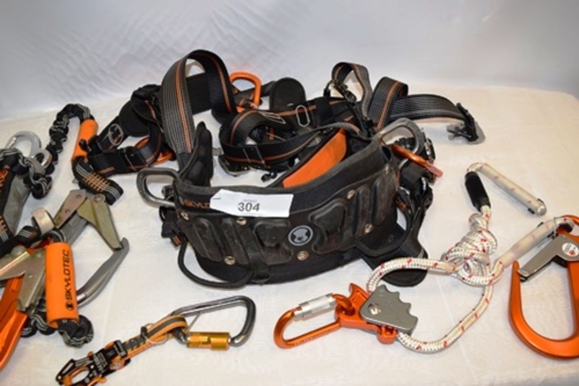 1 x Skylotec full body harness model: Ignite proton wind size M/XXL 91/124cm.- together with 1 x - Image 2 of 3