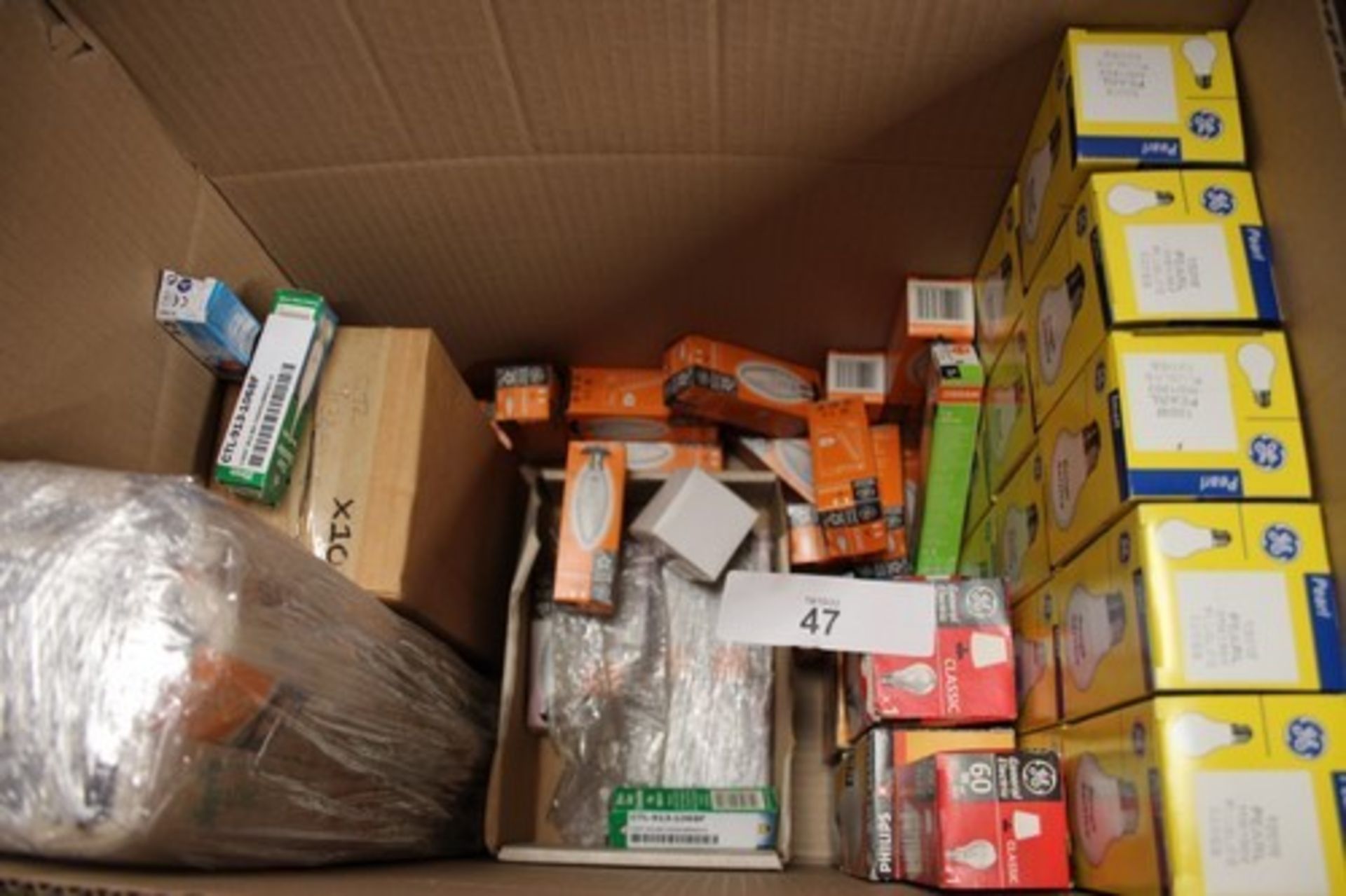 A selection of filament light bulbs including Sylvania, Philips, GE, Crompton, etc. in various sizes - Image 2 of 3