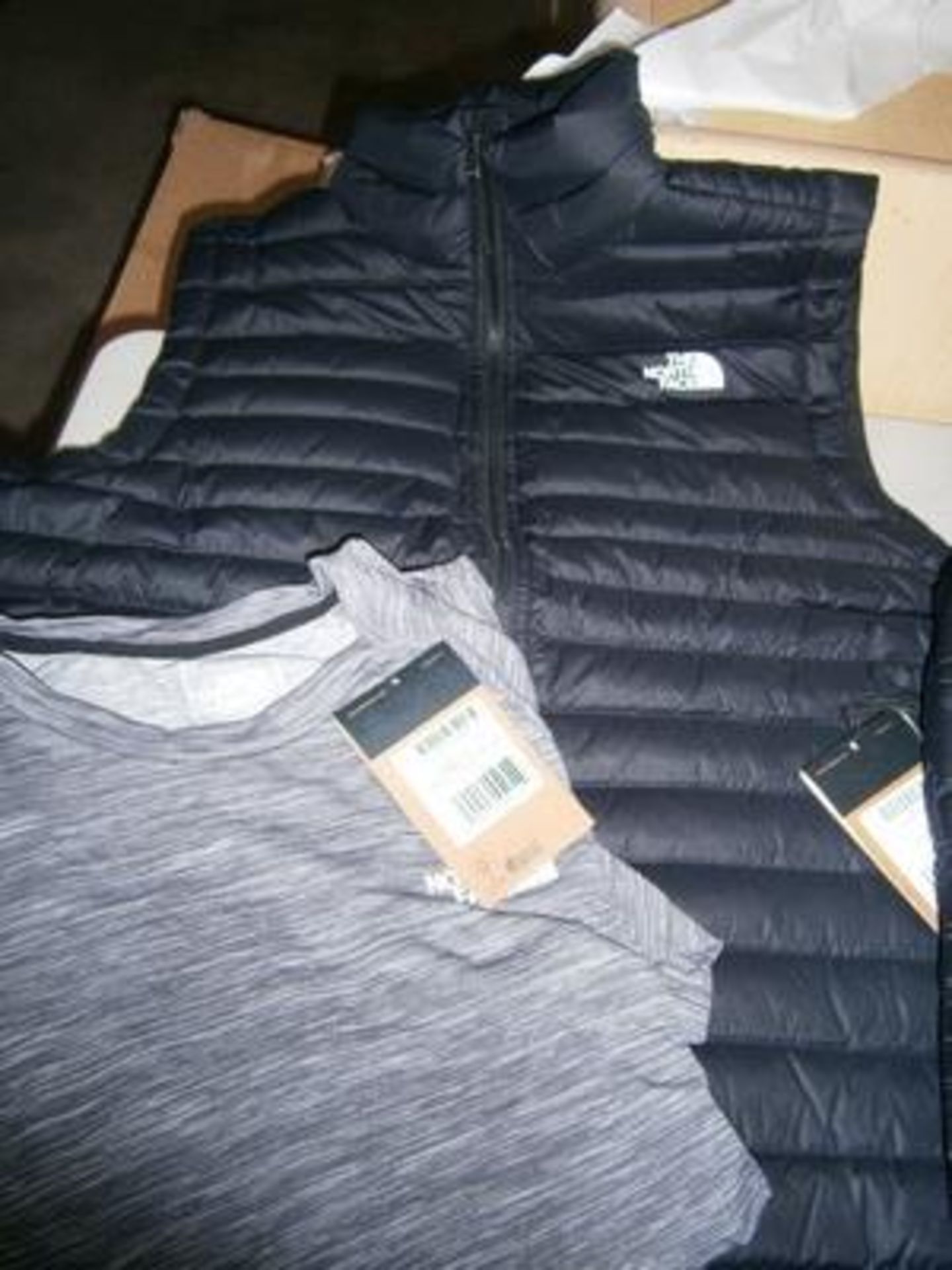 5 x items of North Face clothing comprising 2 x pairs shorts, sizes M & L, 2 x gilets, sizes S and L - Image 3 of 3