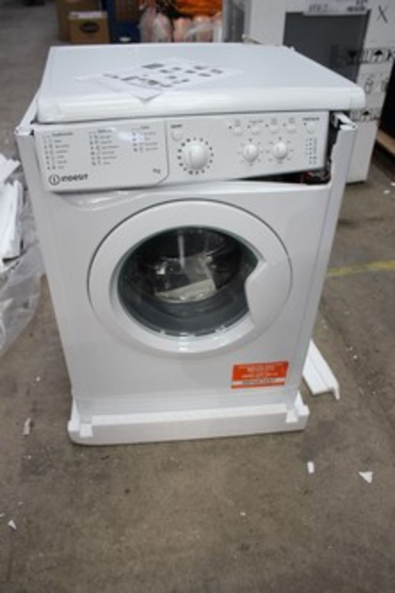 1 x Indesit 7kg Washing Machine freestanding 1200 spin -white SPARES AND REPAIRS ONLY. (GSF7)(93)