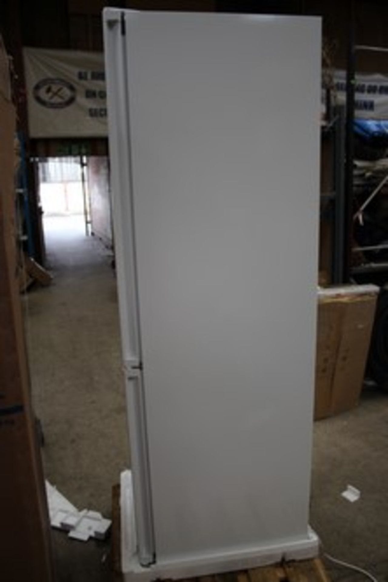 1 x Bosch frost free freestanding fridge freezer -white, model: KGN362WDFG, grade B no damage, - Image 5 of 5