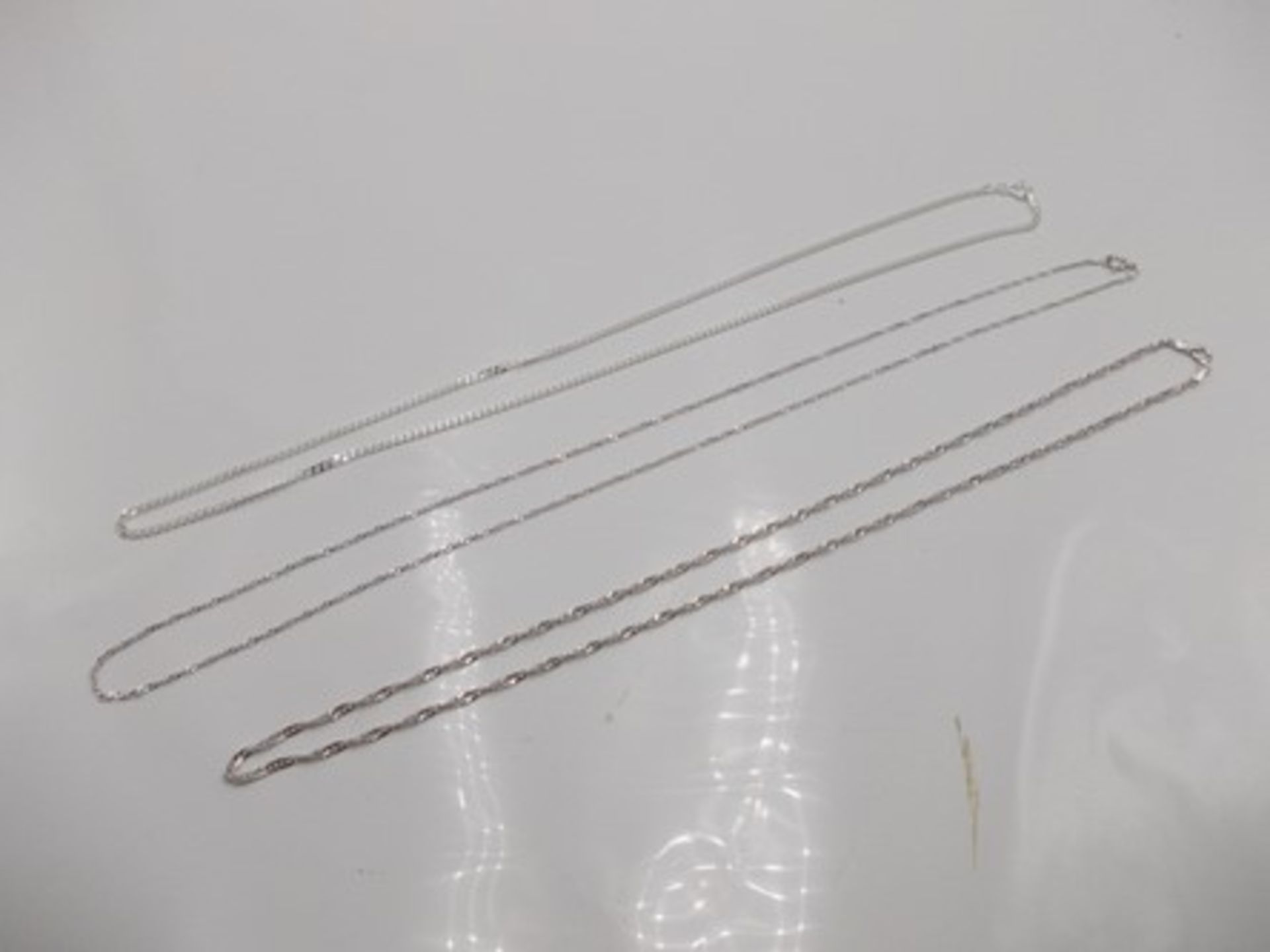45 x silver necklaces comprising 20 x 18" curb necklaces, 15 x 20" Singapore necklaces and 10 x