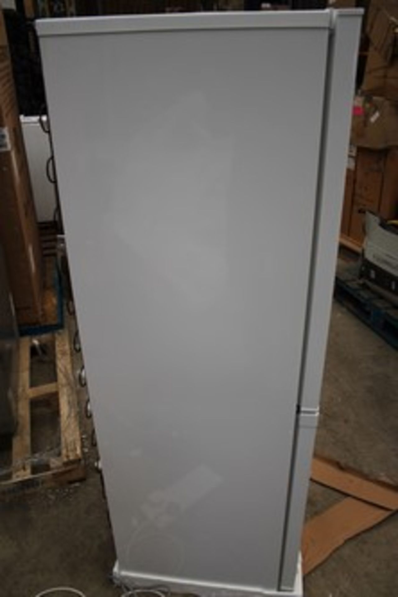 1 x Beko 54cm frost free fridge freezer, freestanding, -white model: CCFM3552W, grade B dent and - Image 6 of 6