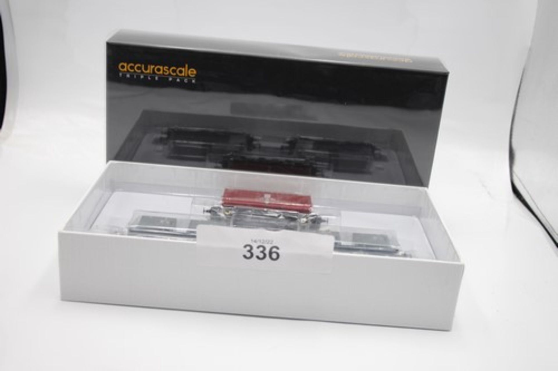 2 x Accurscale Triple pack PFA container flat wagon 1:76.2/00 scale models. -new in pack- (C13A)