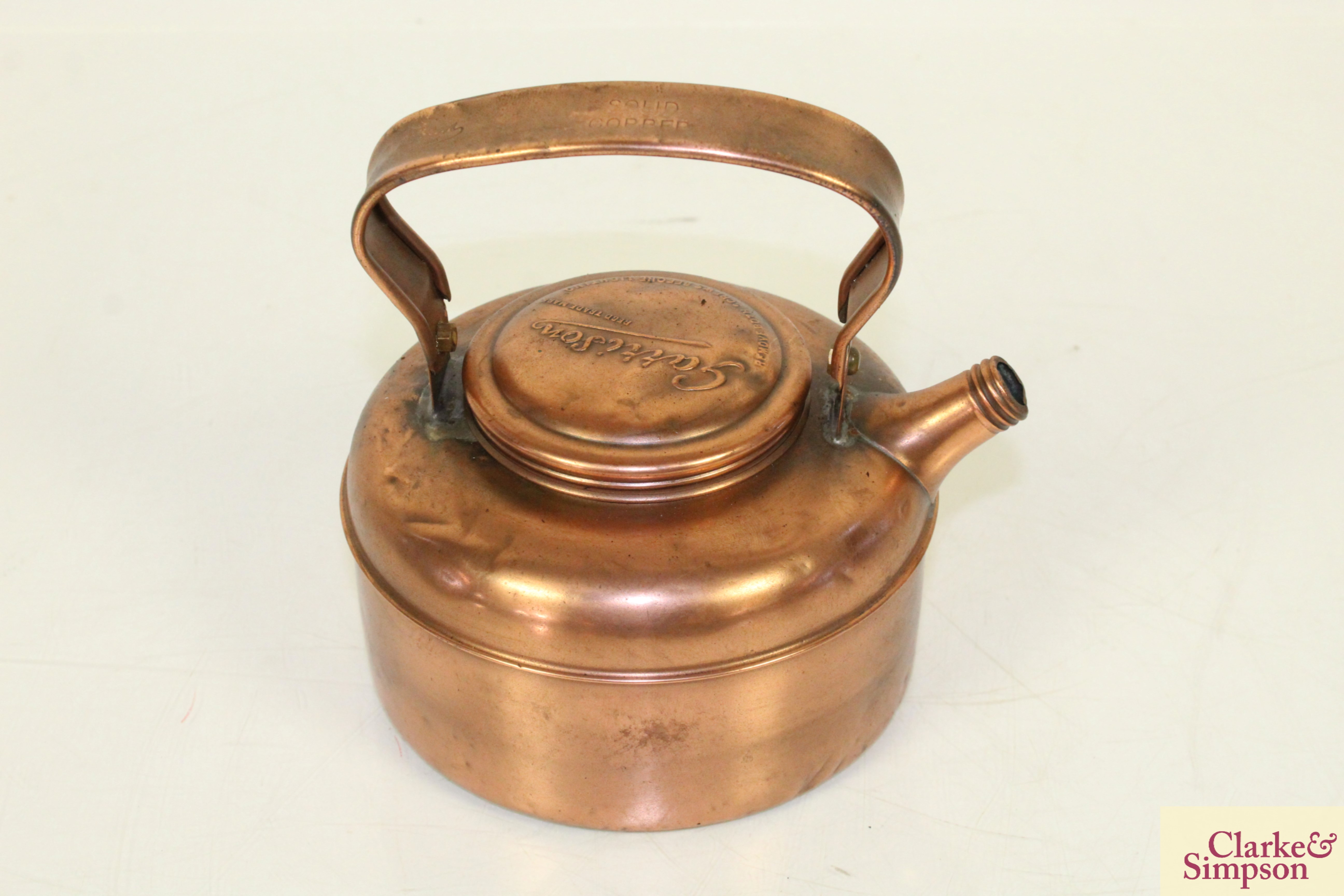 Three various copper and brass kettles on spirit he - Image 8 of 28