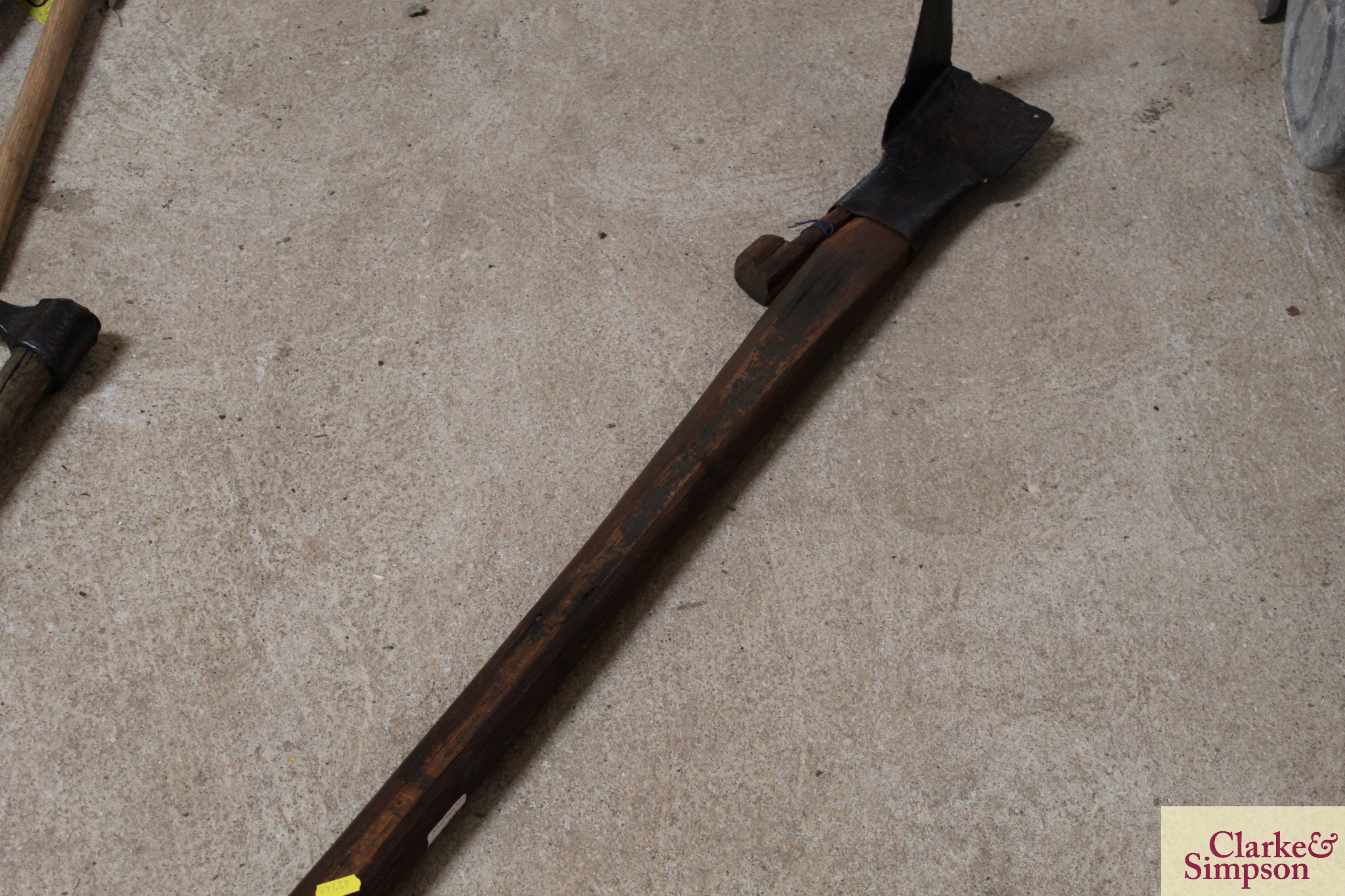 A flanged spade or becket for cutting peat - Image 3 of 4