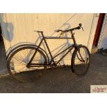 A vintage gent's cycle (no saddle and in need of r