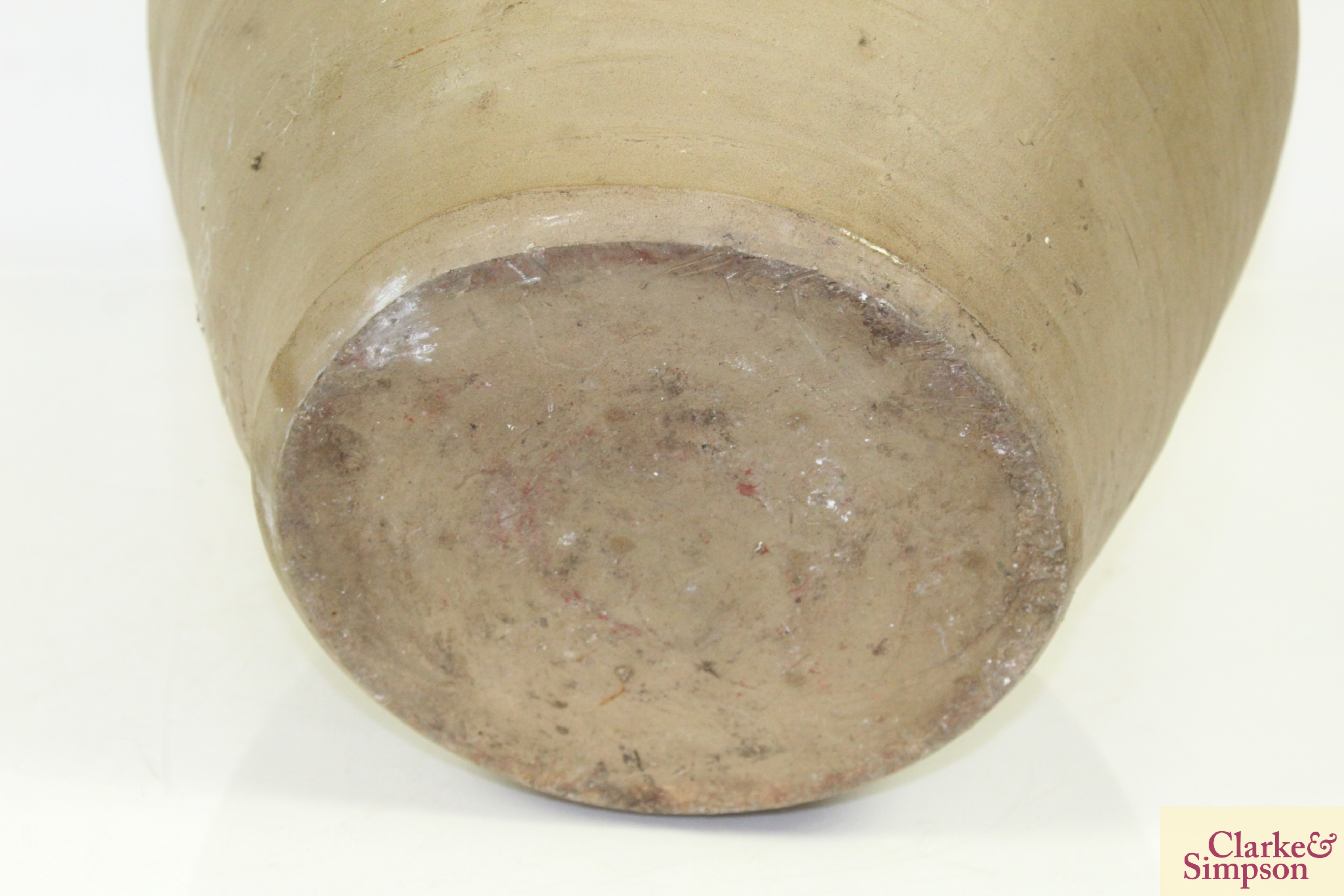 A glazed earthenware crock - Image 5 of 5