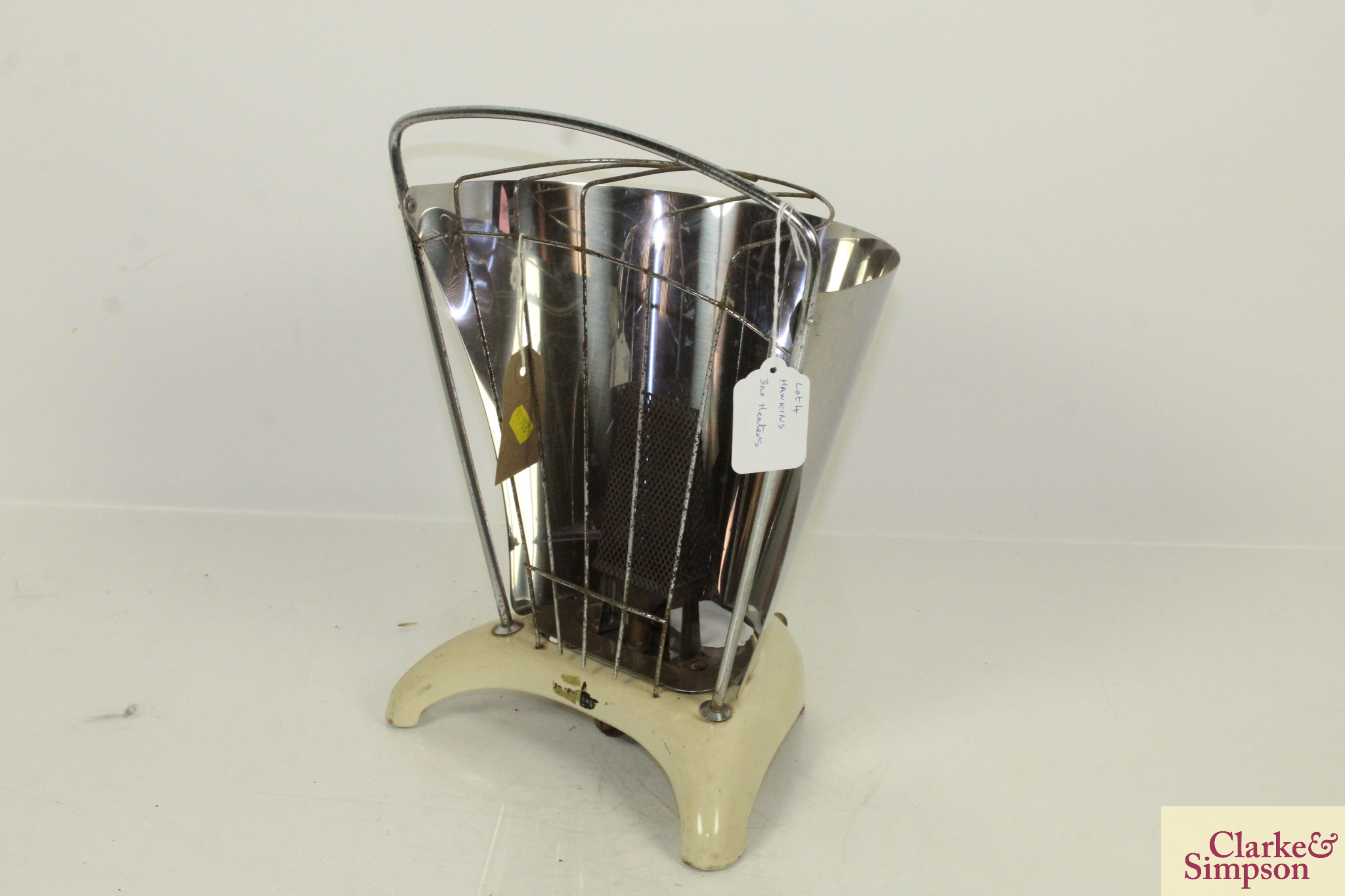 A vintage enamel and metalware heater - Image 2 of 7