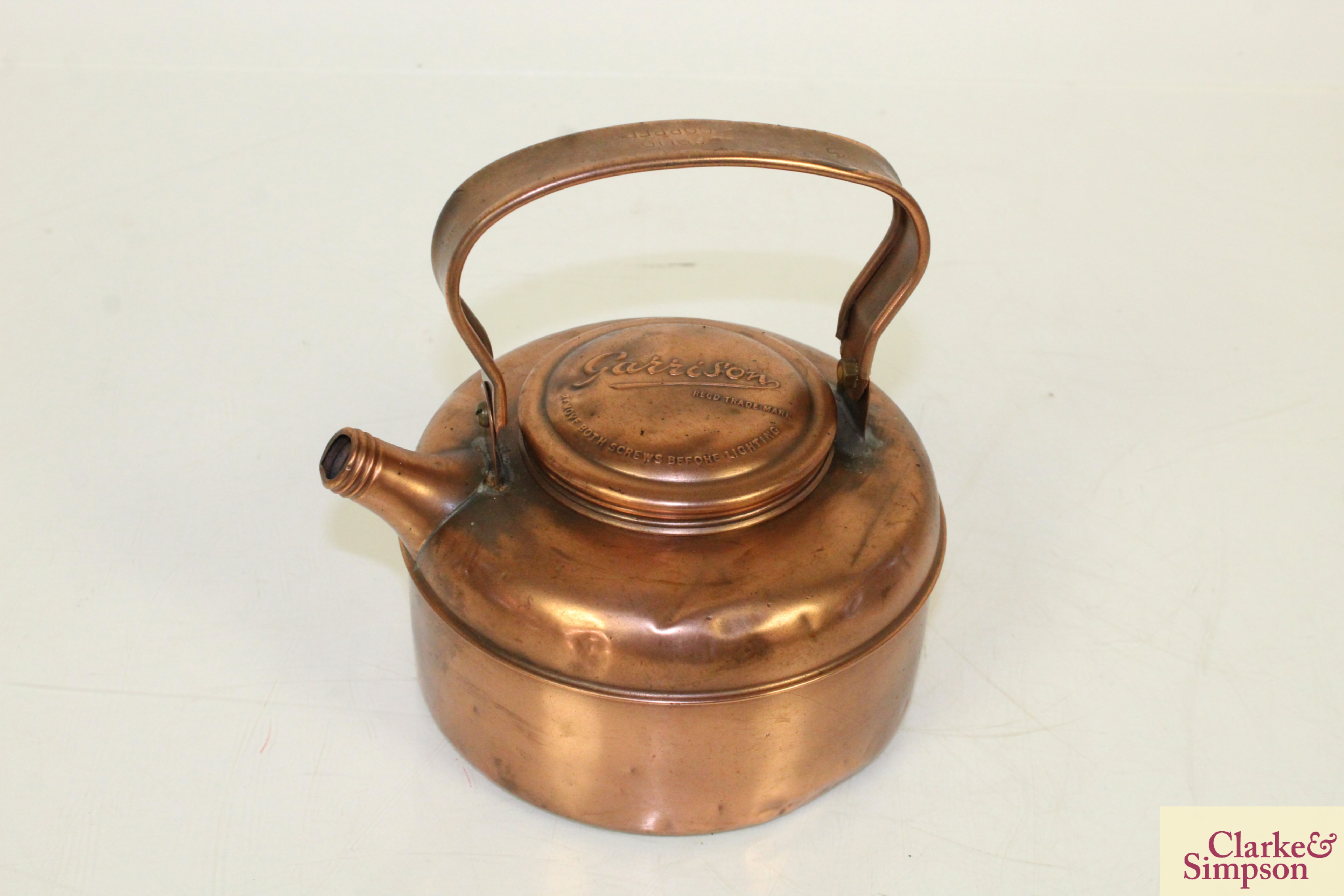 Three various copper and brass kettles on spirit he - Image 7 of 28