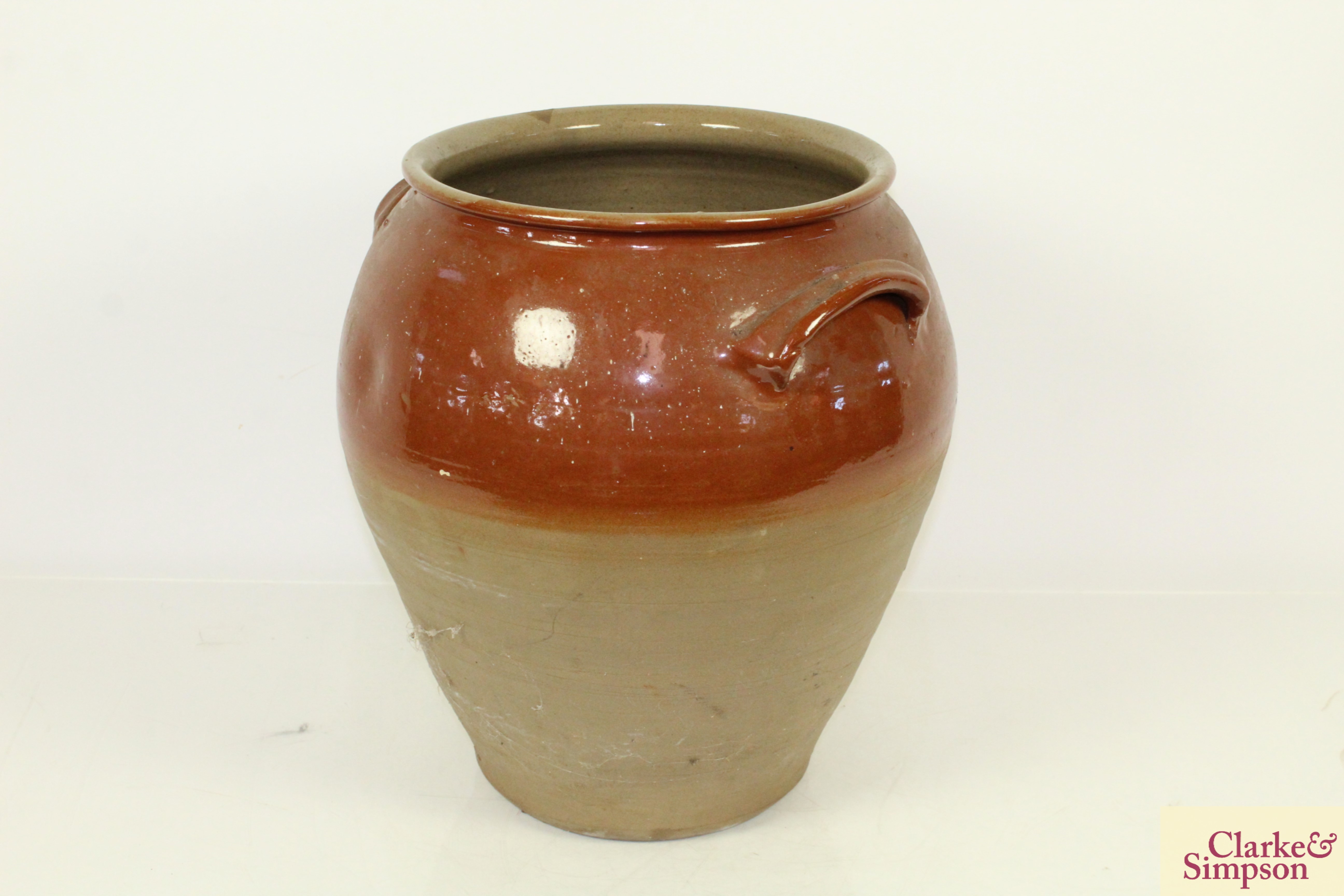 A glazed earthenware crock - Image 2 of 5