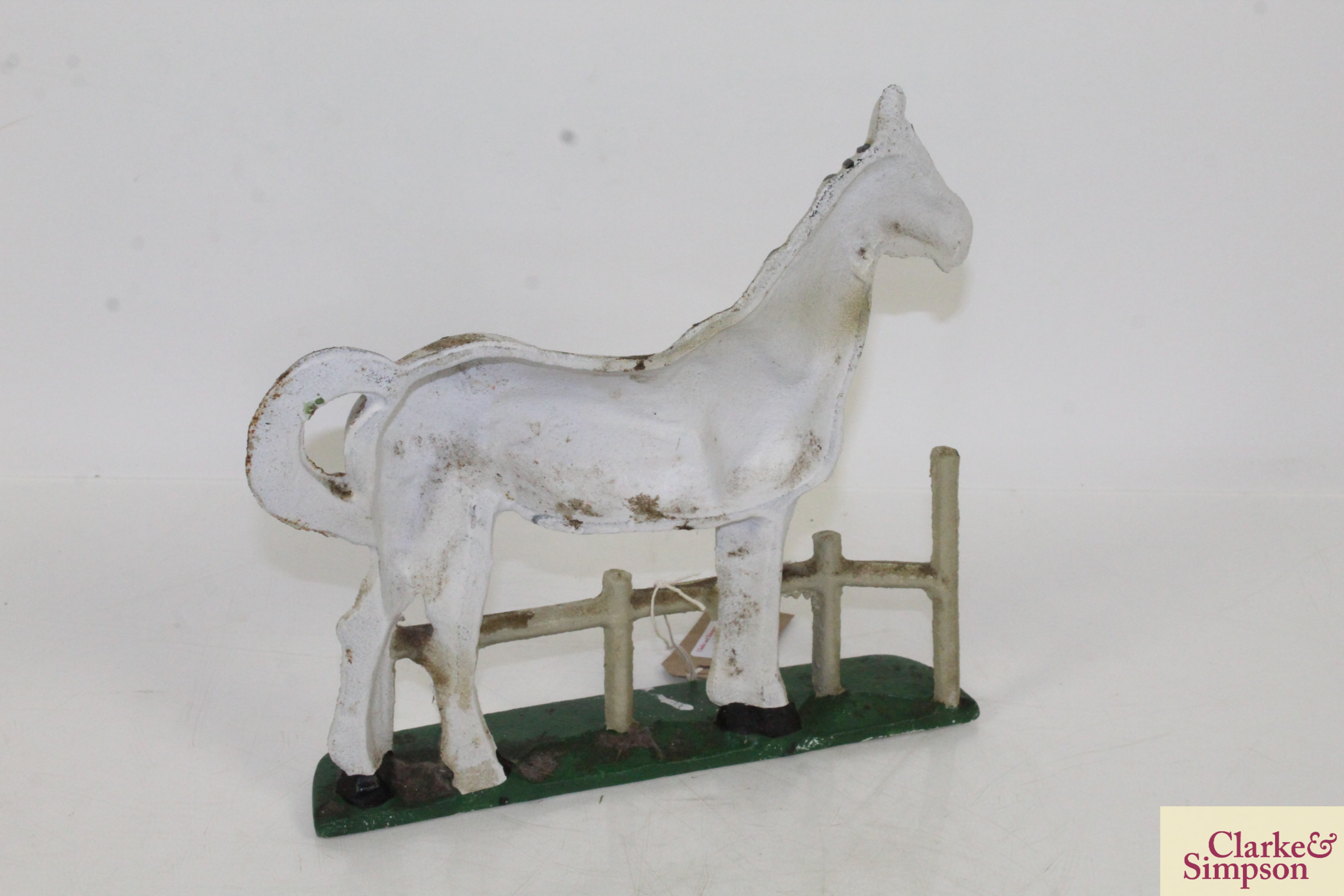 A cast iron horse decorated door stop - Image 2 of 2