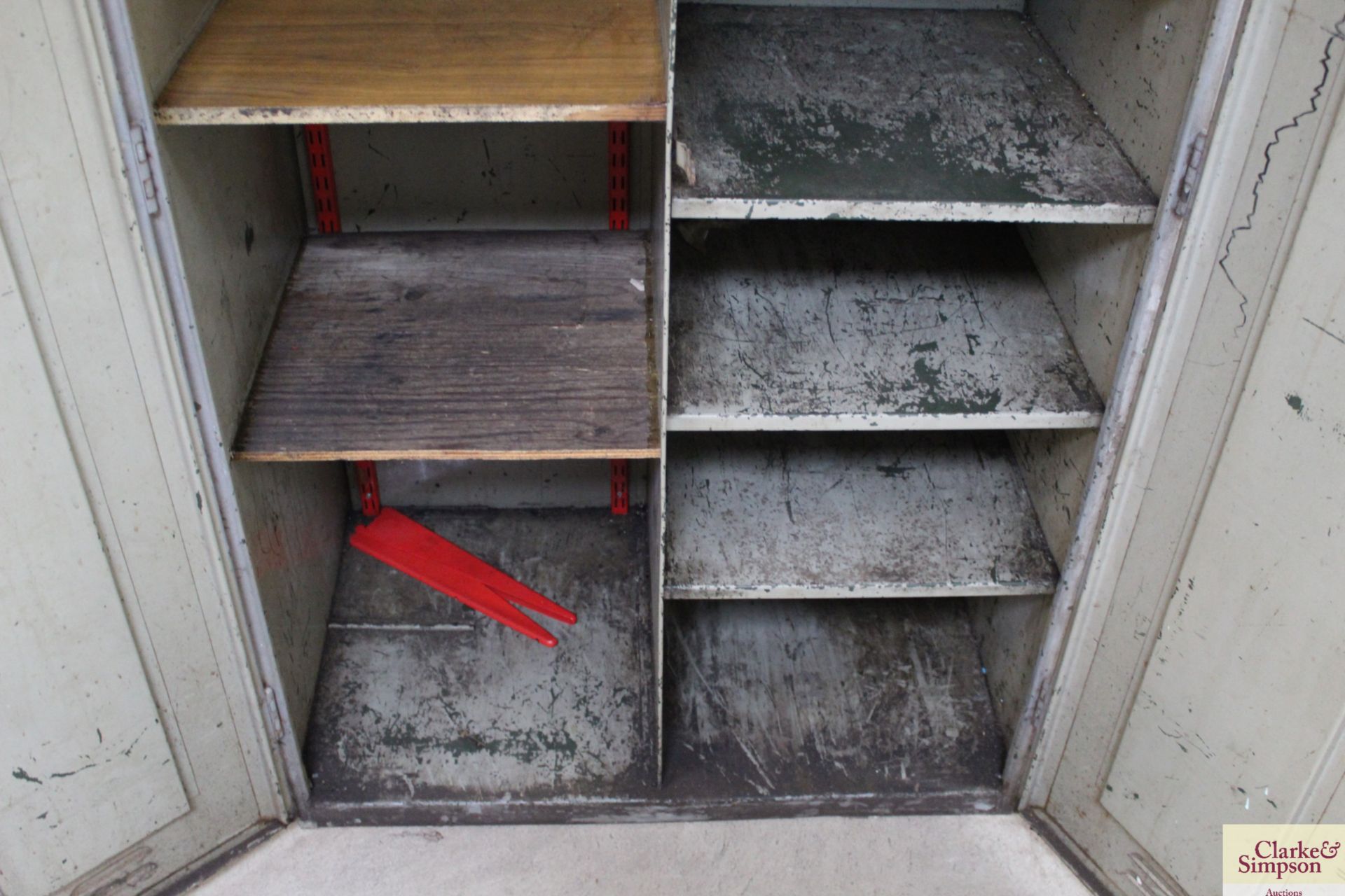 Workshop storage cabinet. - Image 5 of 5