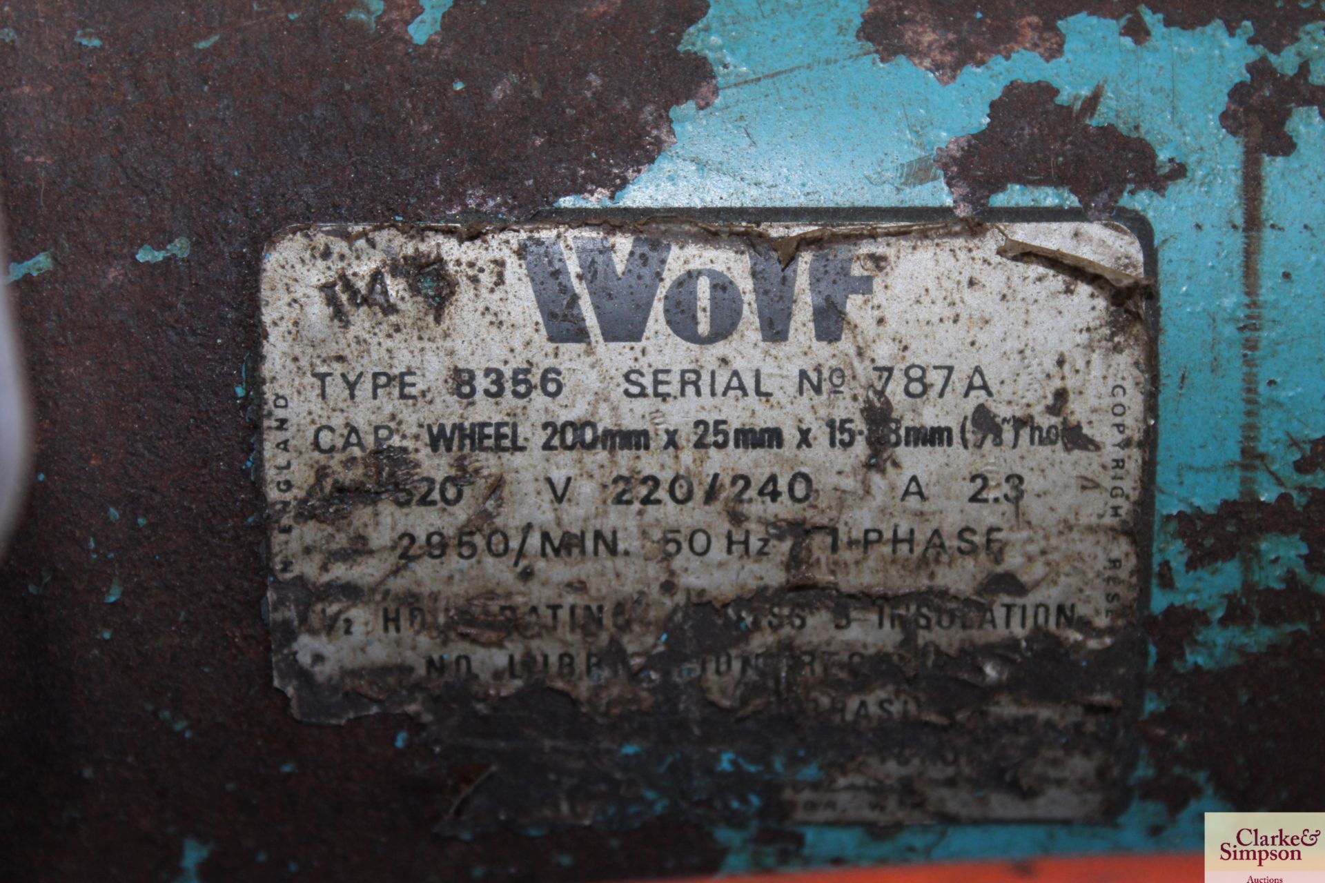 Wolf 8in bench grinder. V - Image 3 of 3