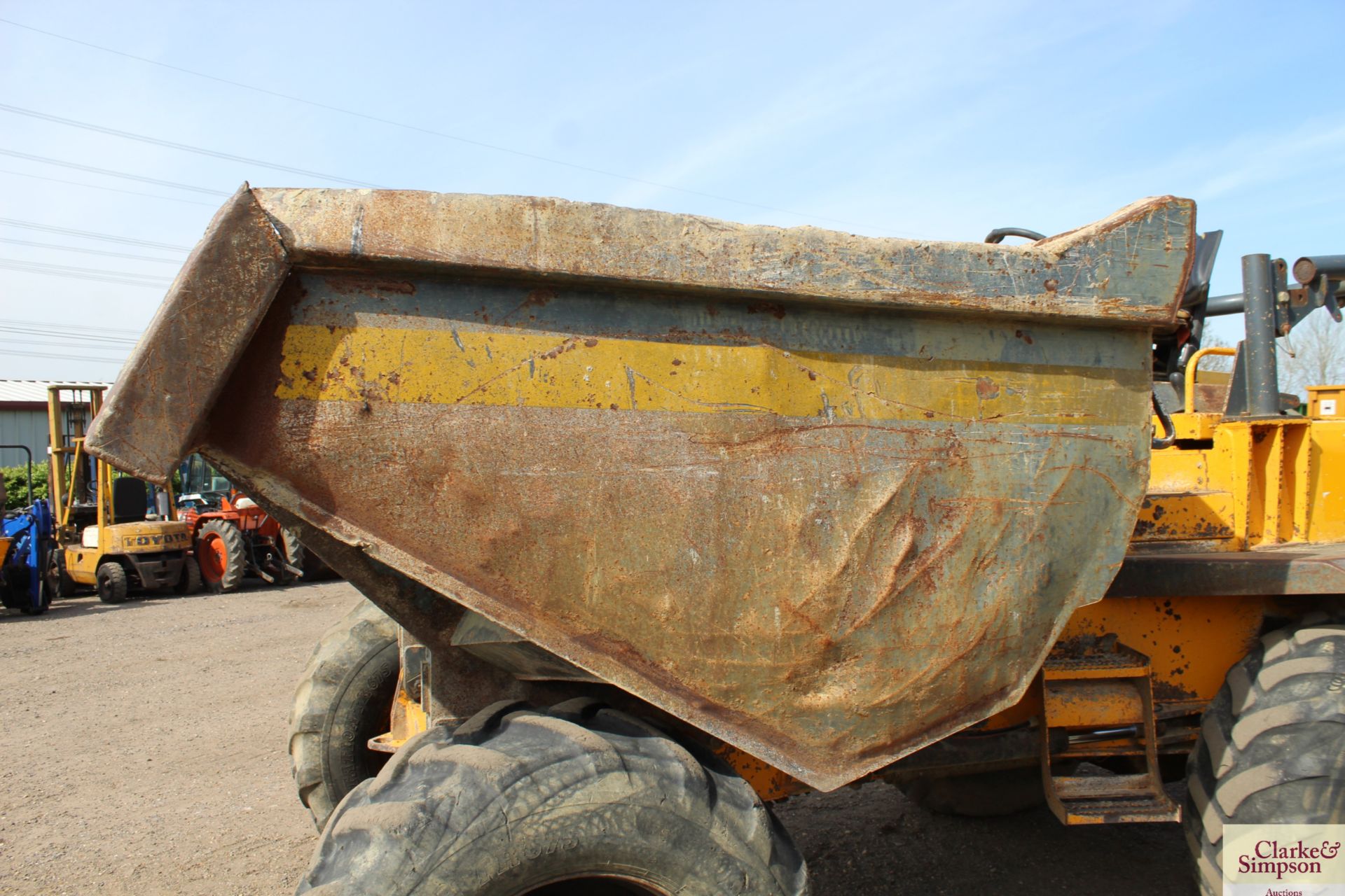 Barford SK10000 10T 4WD dumper. 2006. Serial number SK10255/SYTK1182. 500/60-22.5 wheels and - Image 12 of 33