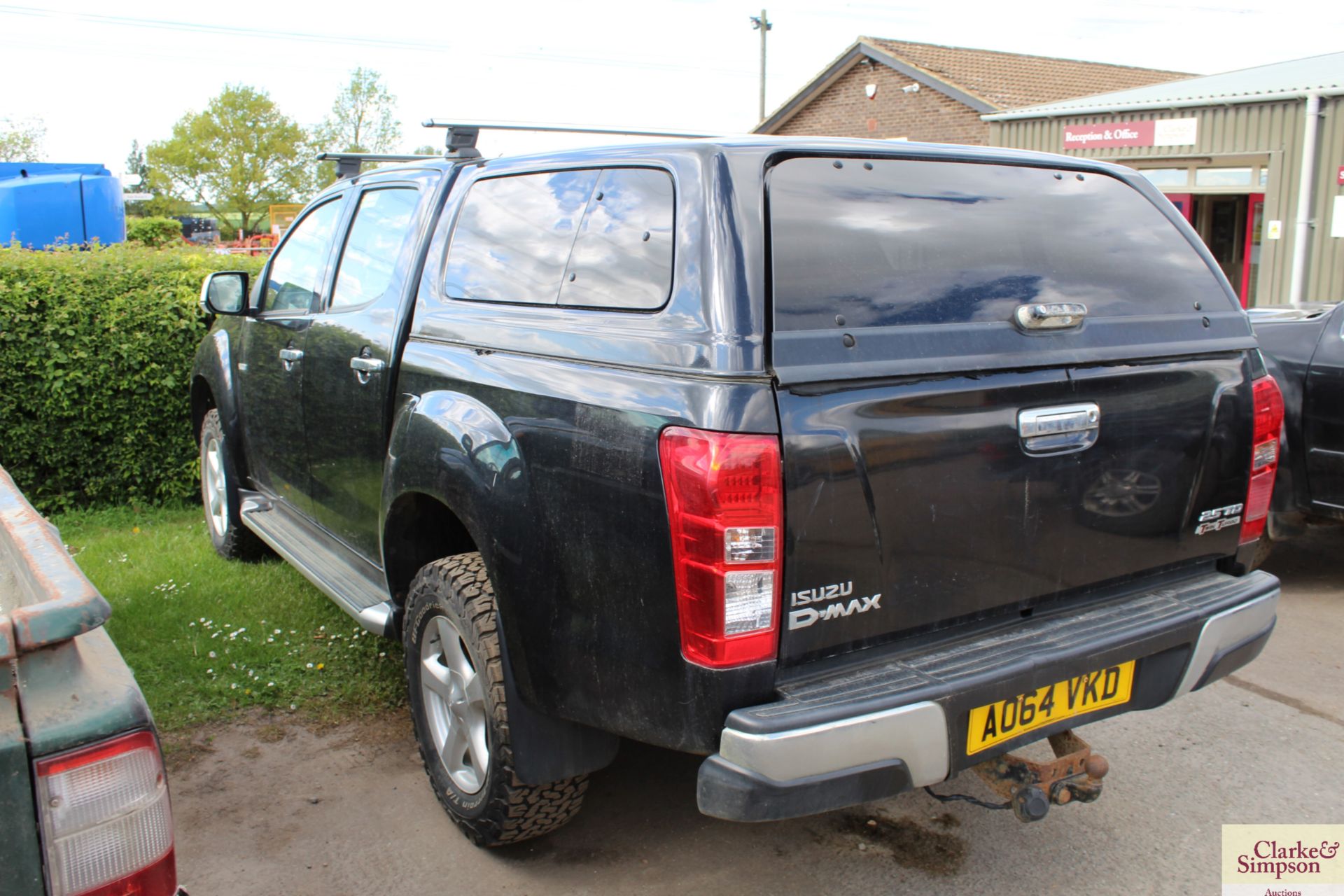 Isuzu D-Max 2.5L double cab pick-up. Registration AO64 VKD. Date of first registration 23/01/2015. - Image 4 of 12