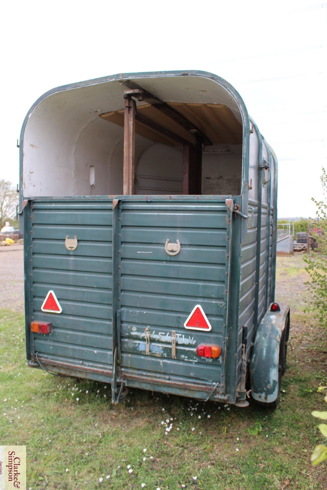 Rice two horse twin axle horse box. With front and rear ramps. Requires attention. V - Image 3 of 12