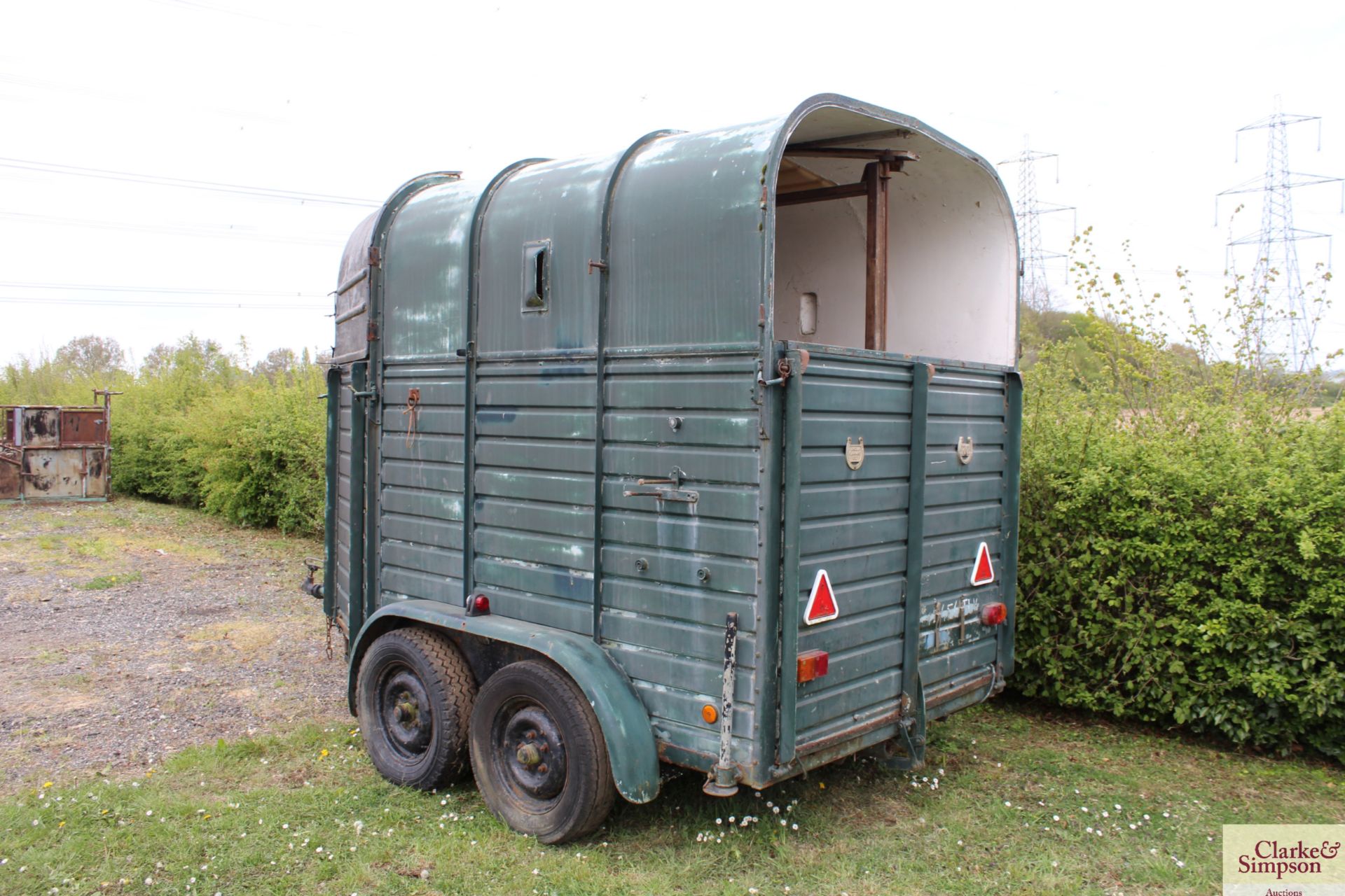 Rice two horse twin axle horse box. With front and rear ramps. Requires attention. V - Image 2 of 12