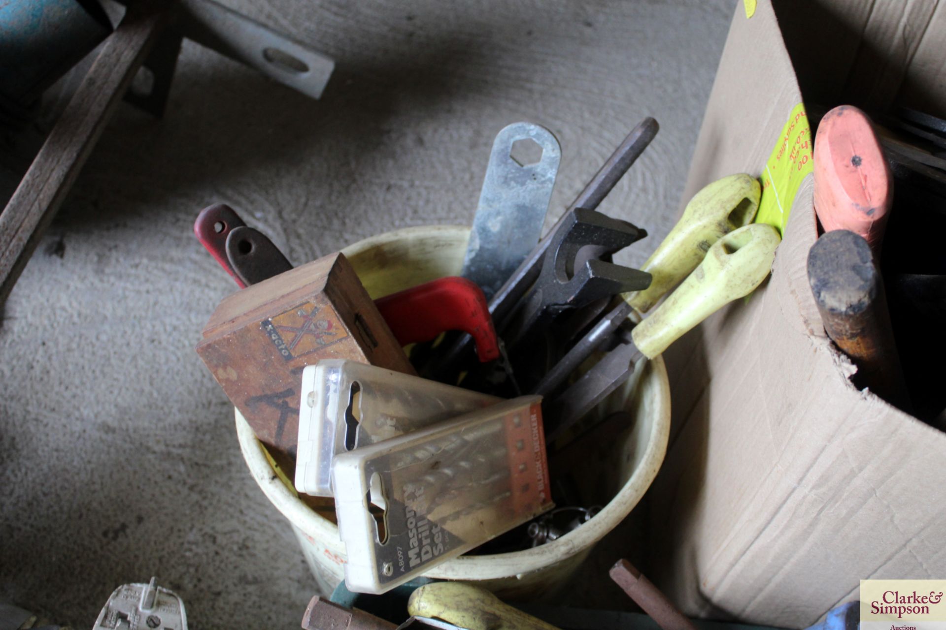 Large quantity of hand tools. - Image 3 of 4