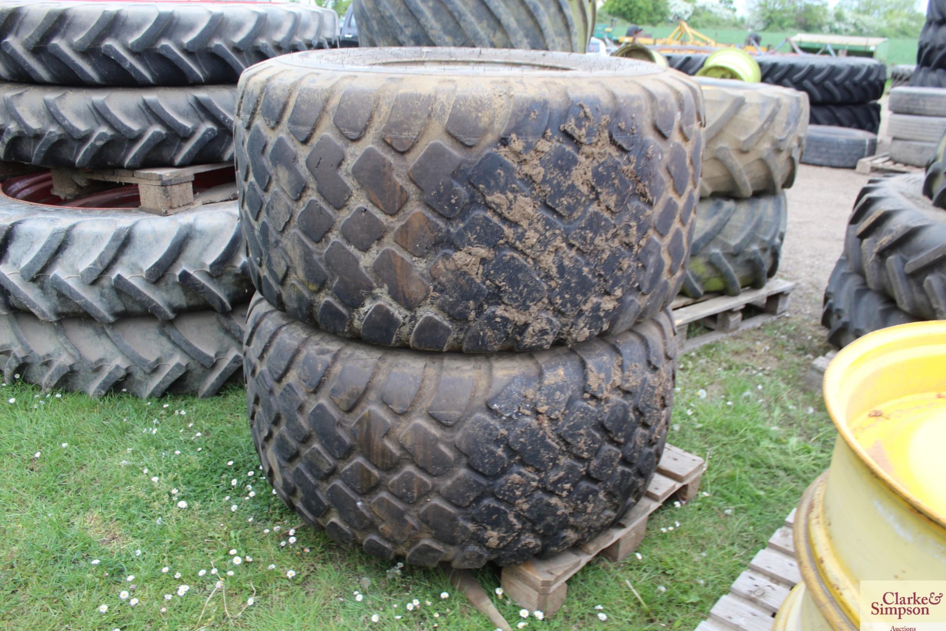 2x 560/60R22.5 trailer floatation wheels and tyres with 10 stud centres. V