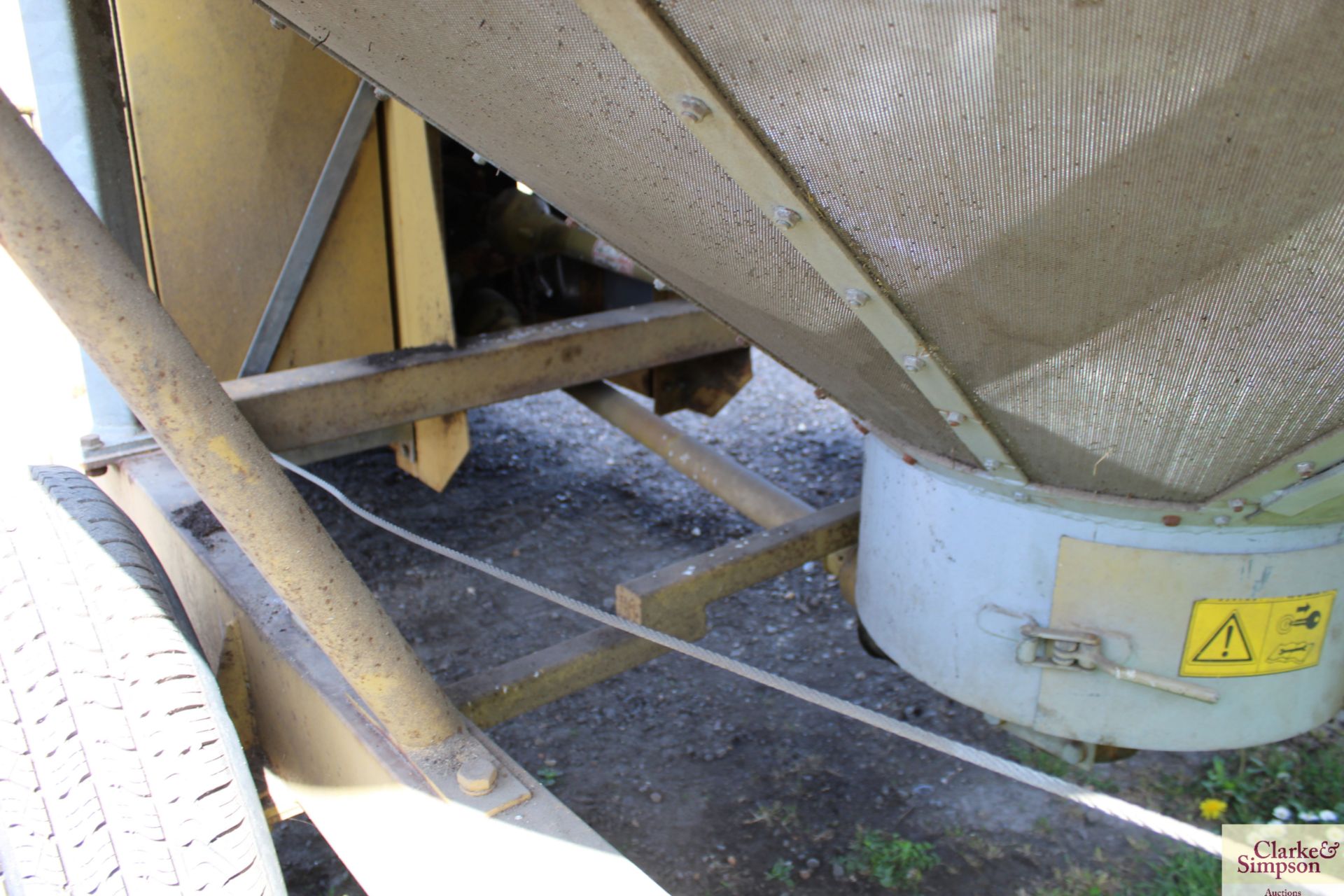 Mecmar 13T mobile grain drier. 326 hours. For sale due to retirement. V - Image 21 of 21