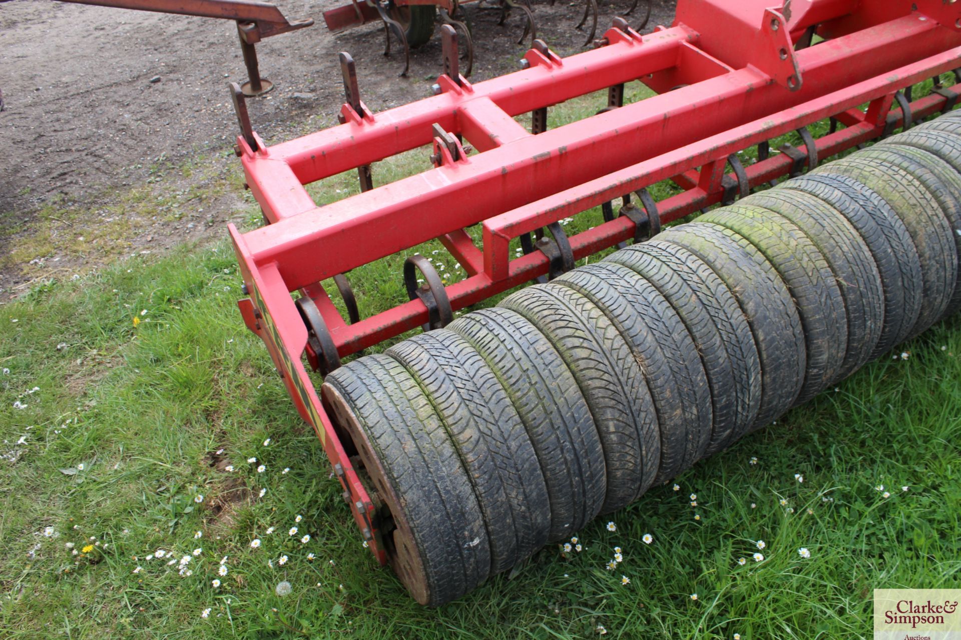KRM 4m DrillMate. With rigid tines, pigtail tines and tyre packer. V - Image 9 of 13