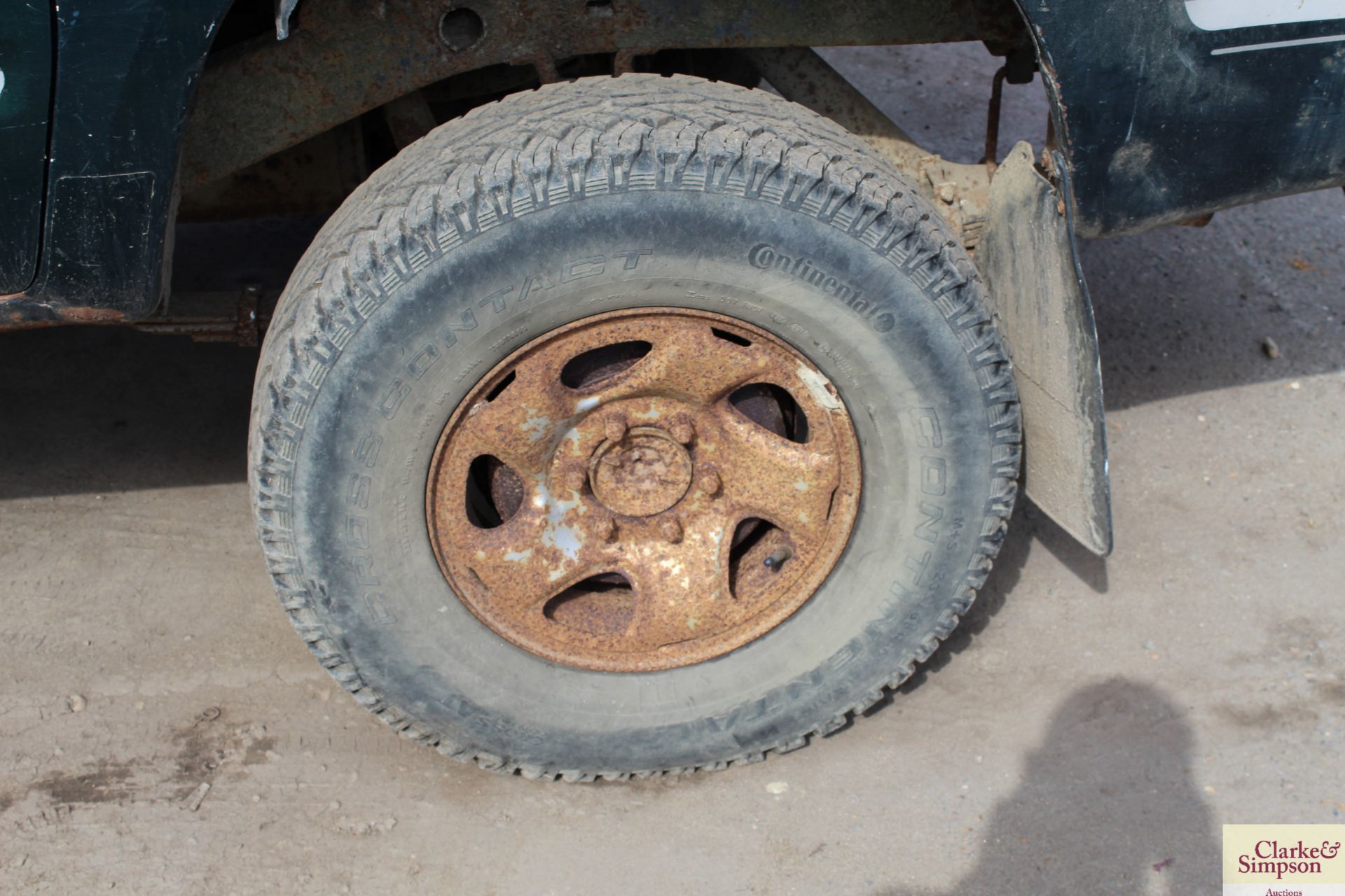 Toyota Hilux EX 270 D-4D double cab pick-up. Registration AF02 EVU. Date of first registration 17/ - Image 11 of 29