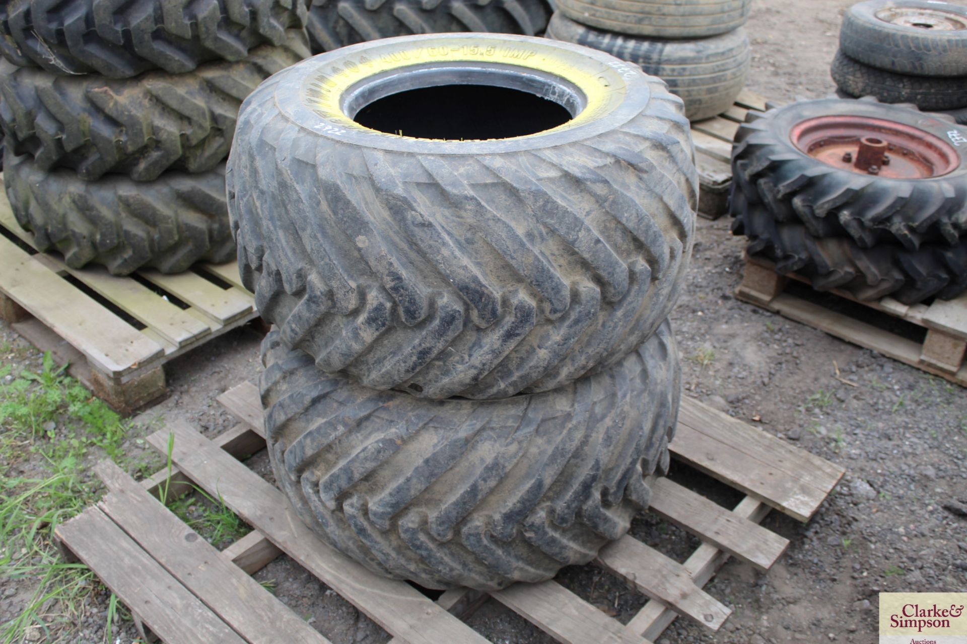 Pair of 400/60R15.5 tyres. V