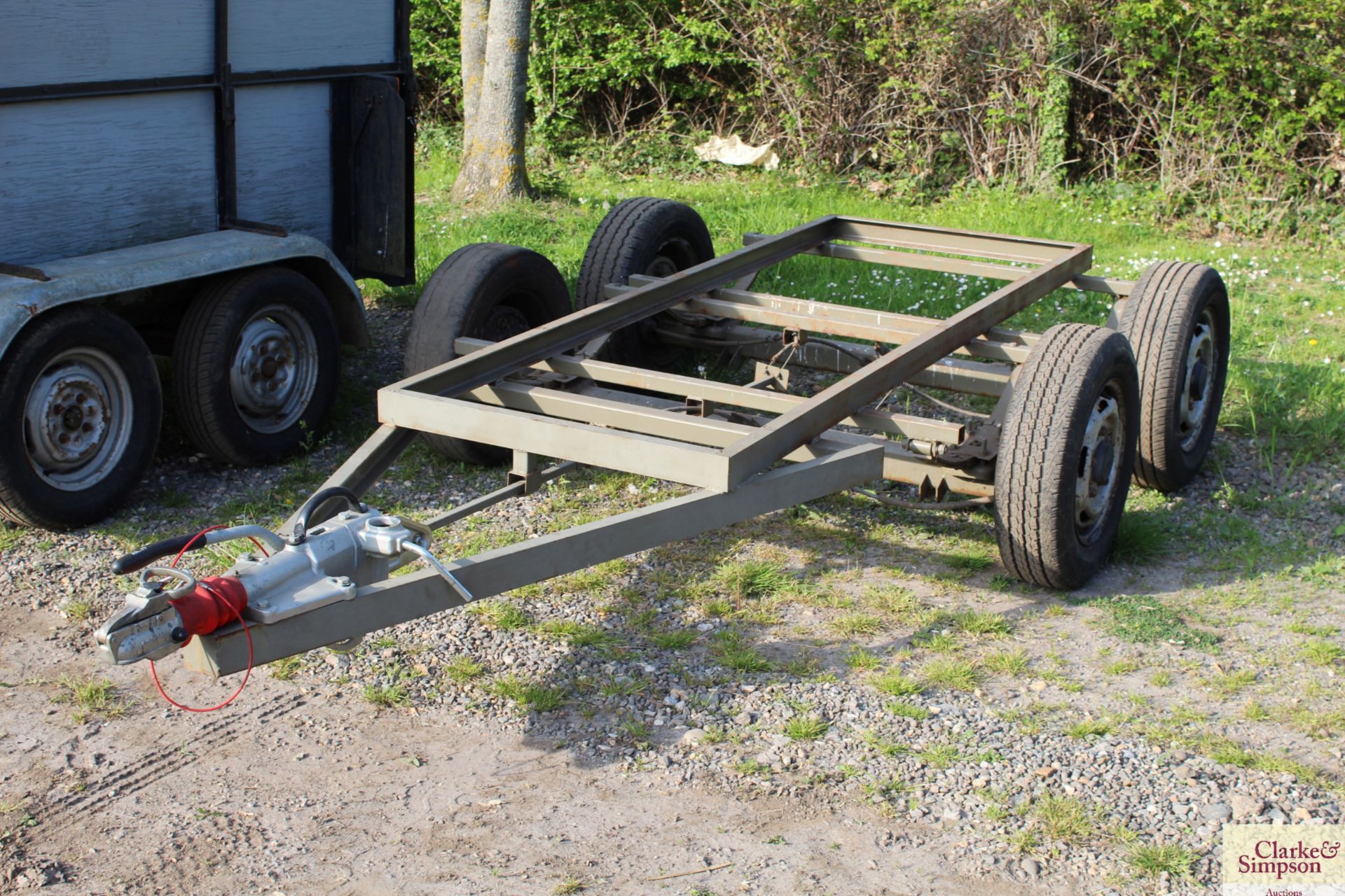 Twin axle trialer chassis. - Image 2 of 10