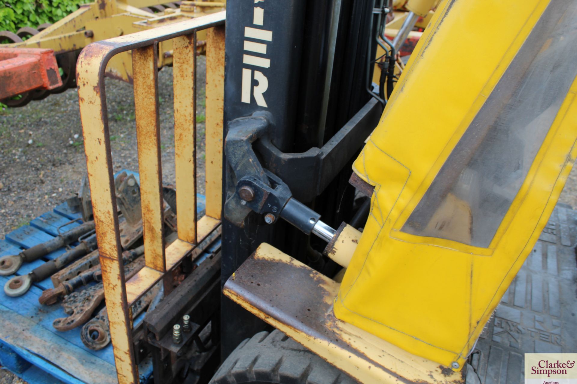 Hyster Challenger H2.00XL 2T diesel forklift. 1990. 8,127 hours. Serial number B177B02391L. With new - Image 19 of 21