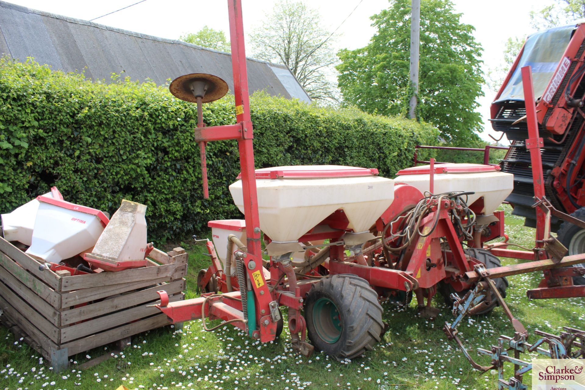 **CATALOGUE CHANGE** Accord Optima maize and fertiliser drill. Currently set up for four rows but