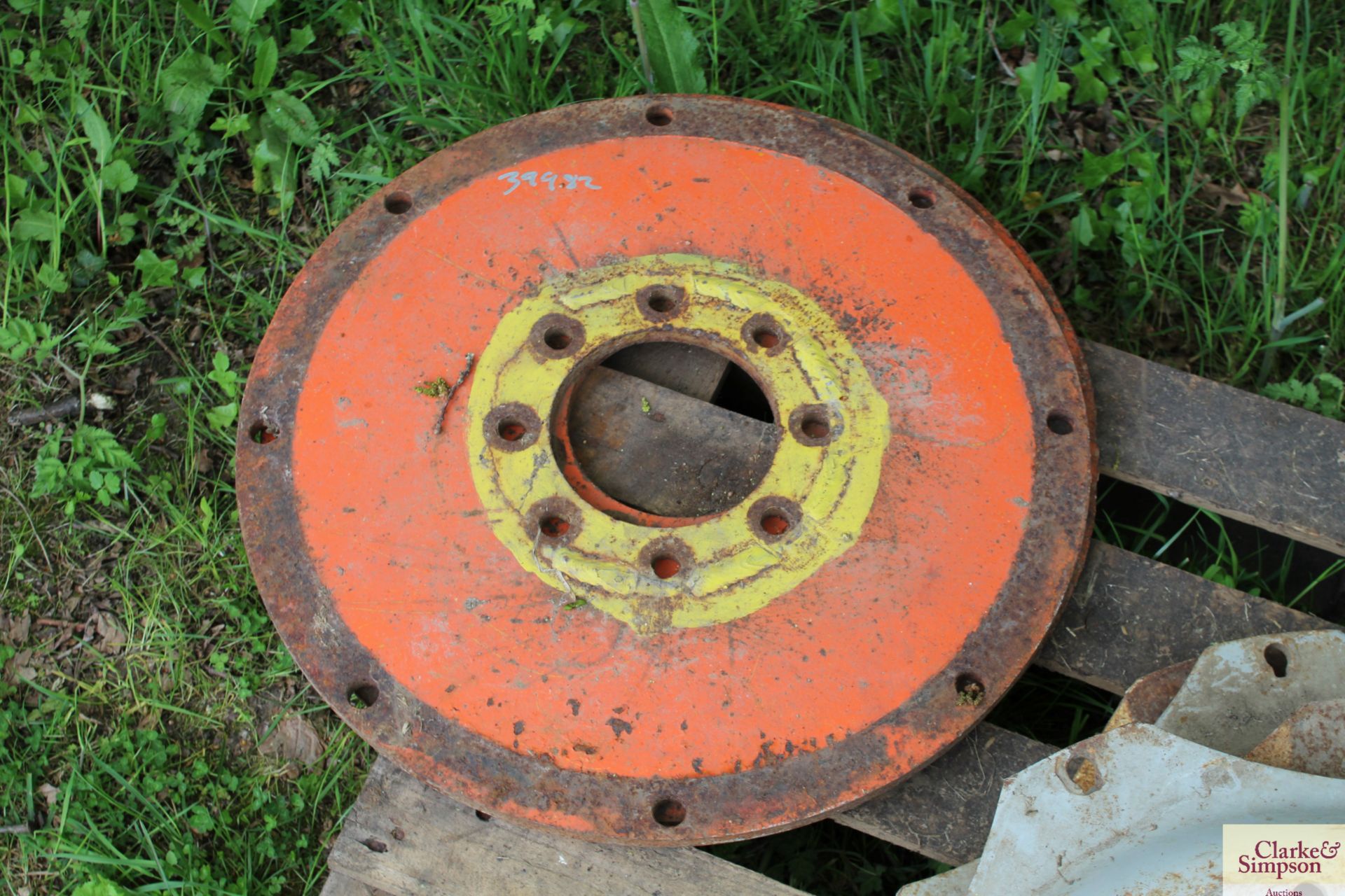 Various wheel centres. V EORI No. GB166690476000 Comm Code: 8708 - Image 3 of 3