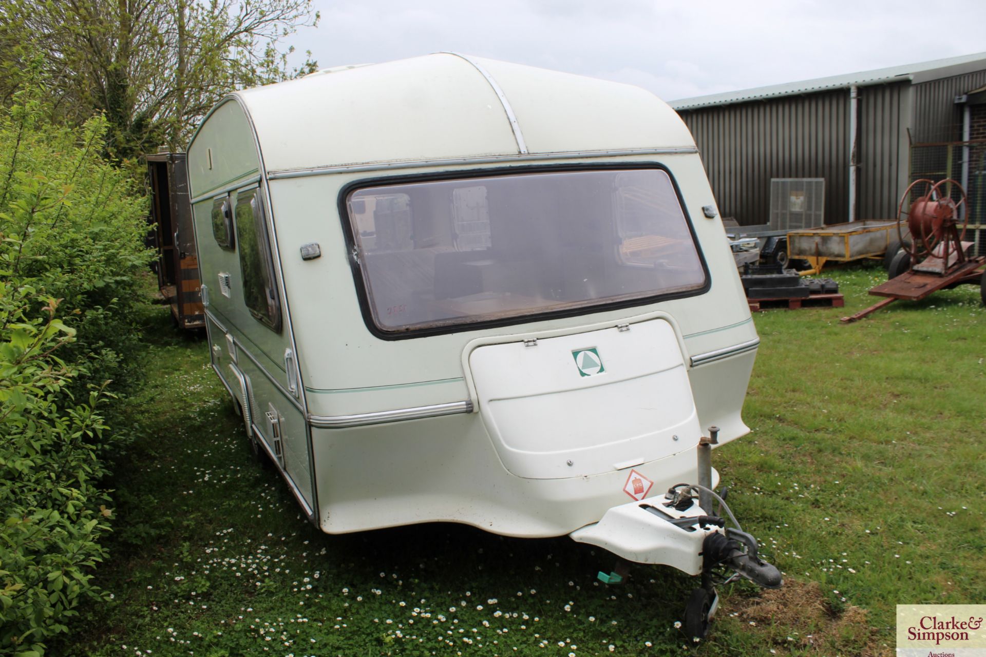 Globetrotter Ace single axle 17ft 4 berth caravan. - Image 5 of 19