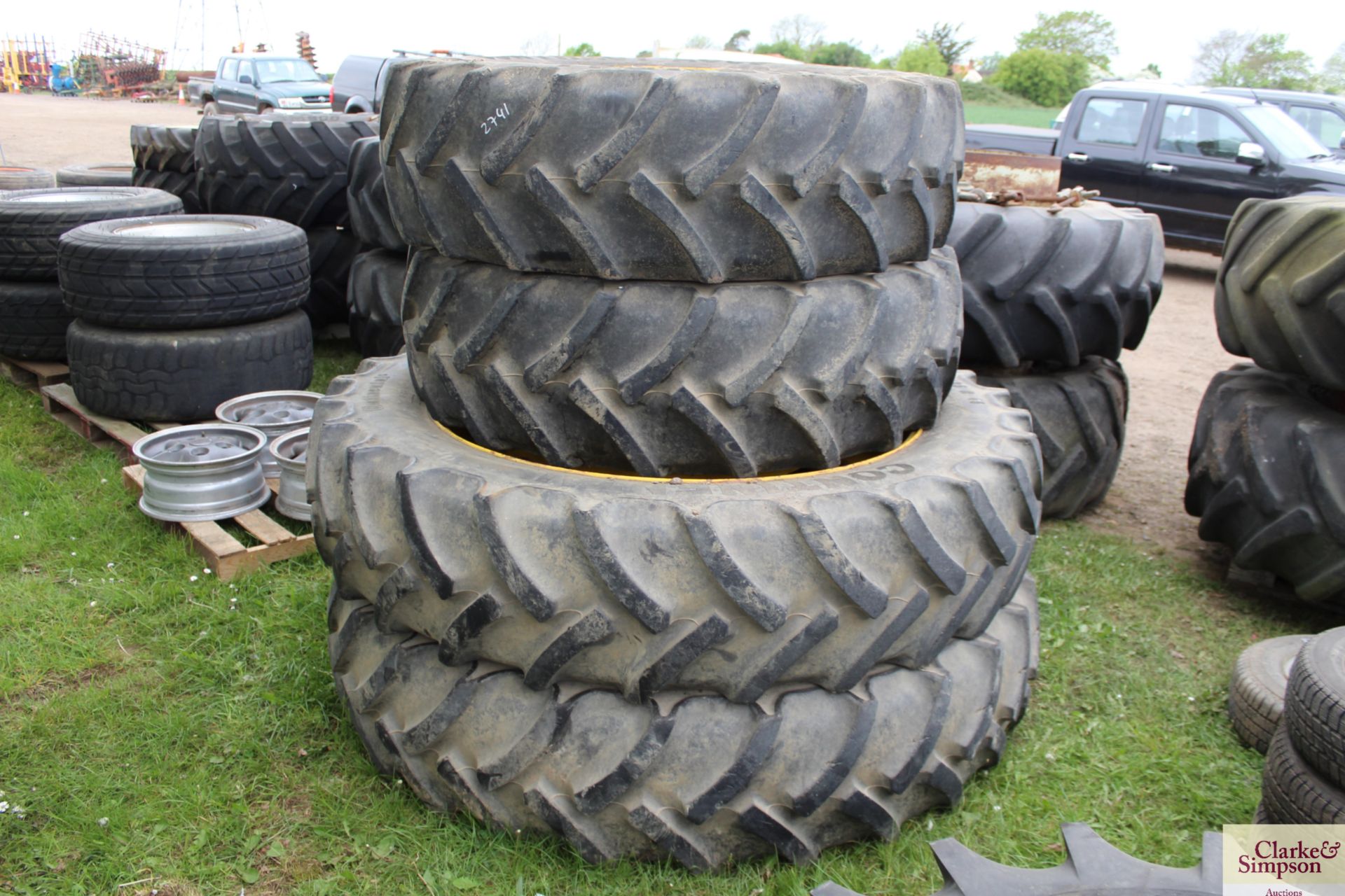 Set of row crop wheels and tyres to fit John Deere 6930. Comprising 380/85R46 rears and 380/85R30