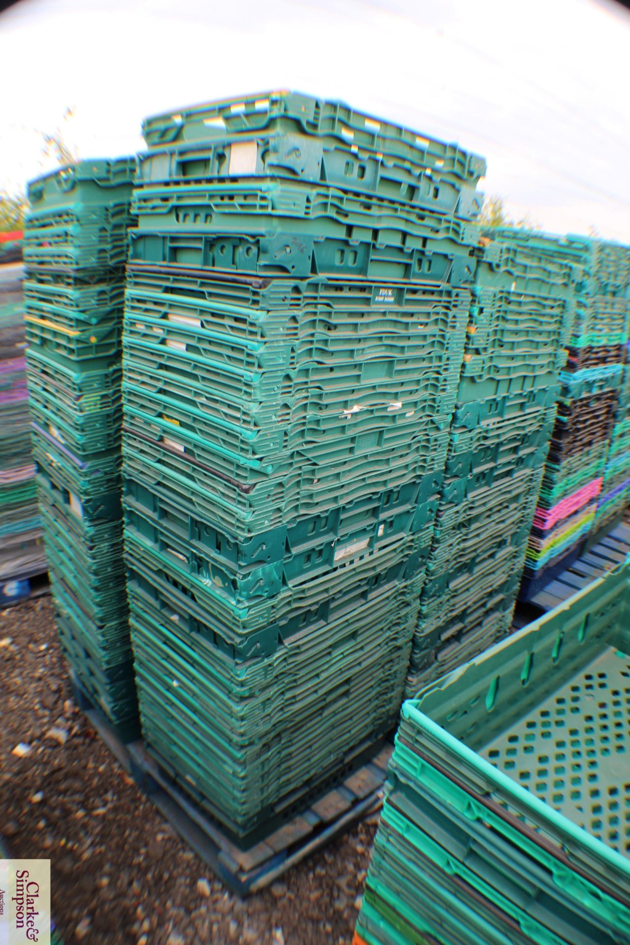 c.100x vegetable/ produce stacking crates.