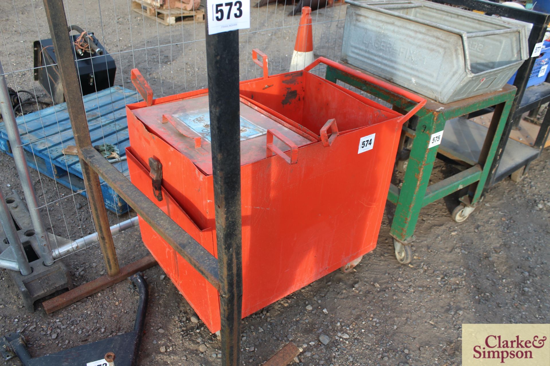 Oil spillage carts. V - Image 2 of 4