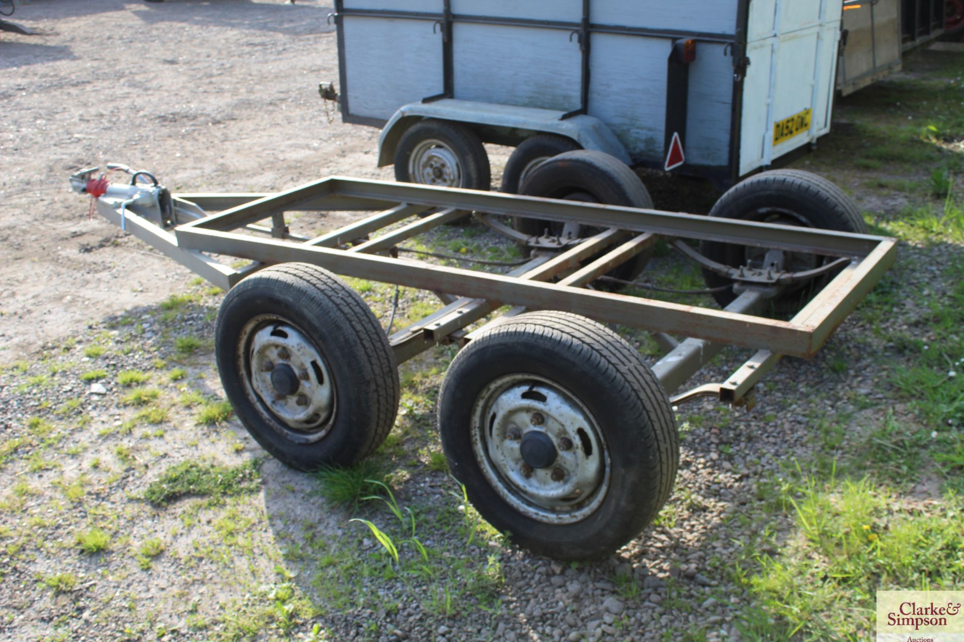 Twin axle trialer chassis. - Image 3 of 10