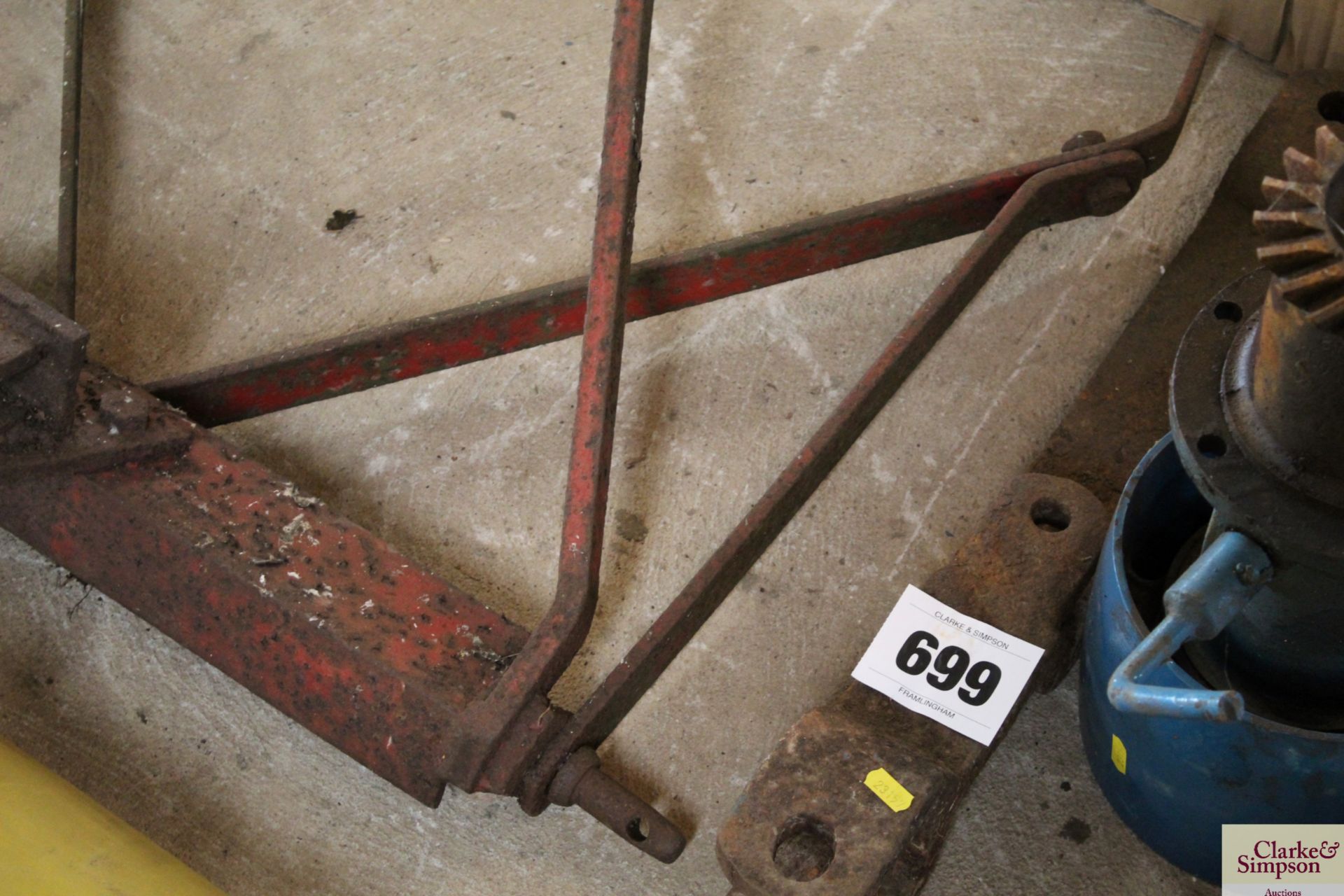 Massey Ferguson rigid drawbar. - Image 5 of 5