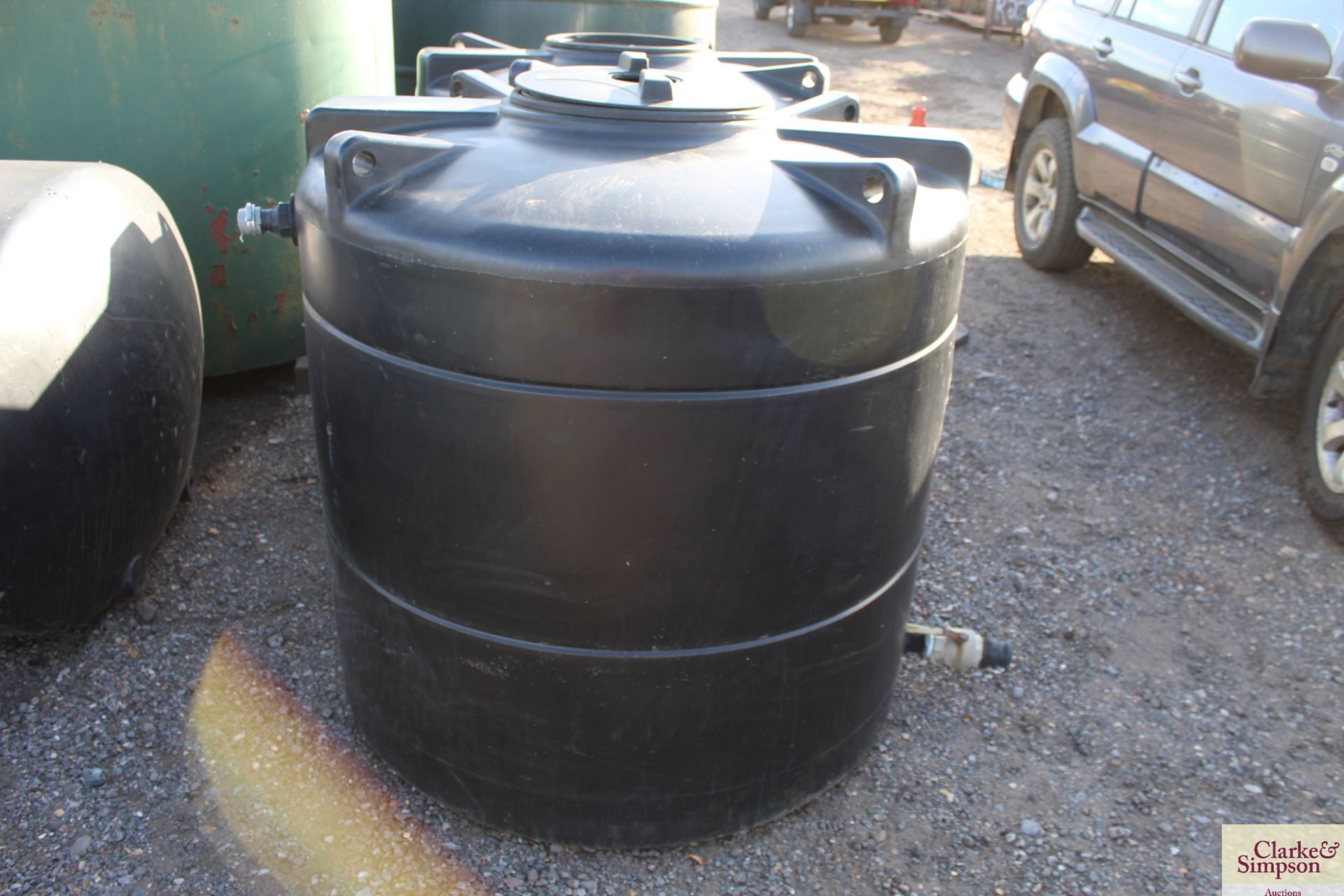 1,250L water tank. V - Image 2 of 2