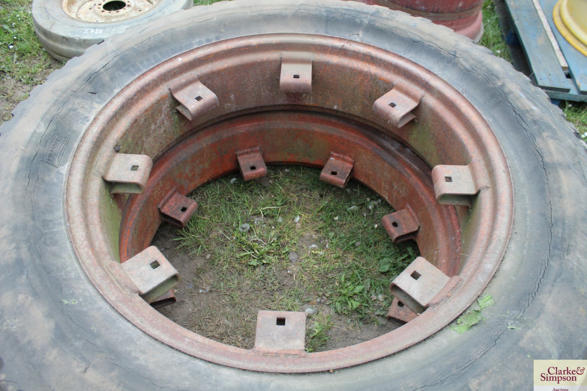 Pair of industrial rear wheels. - Image 2 of 2