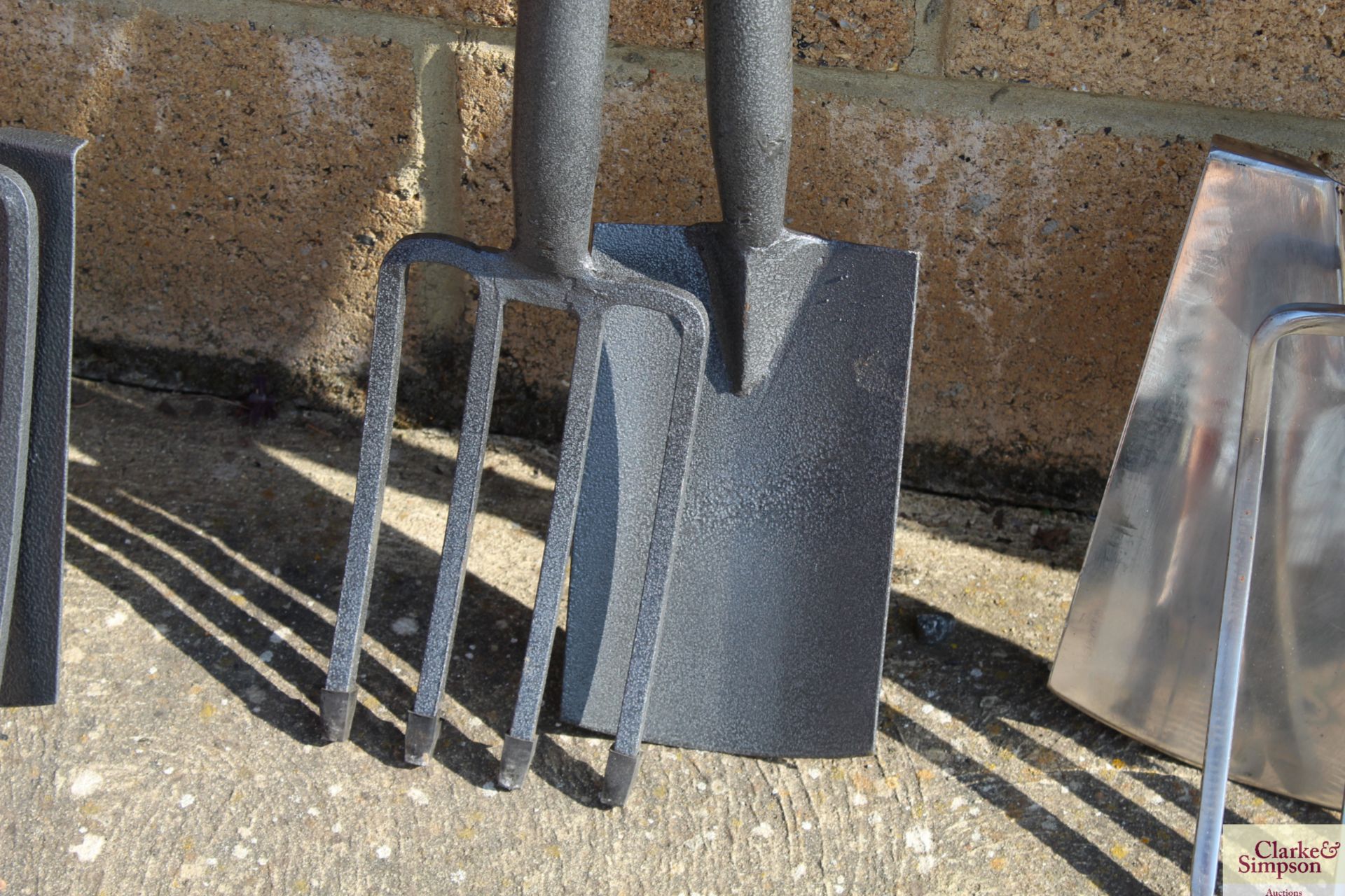 Border Fork and Spade. V - Bild 2 aus 2