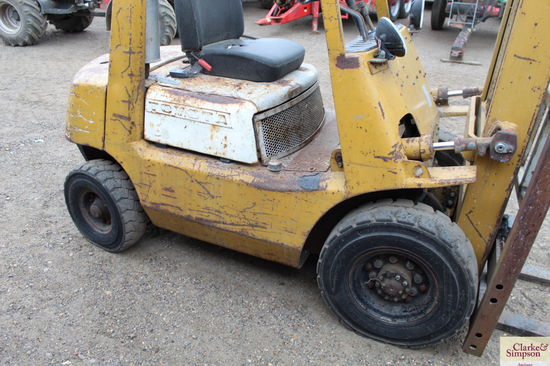 Toyota 02-2FD20 2T diesel forklift.4x366 hours. Vendor reports brakes need attention. V - Image 5 of 16
