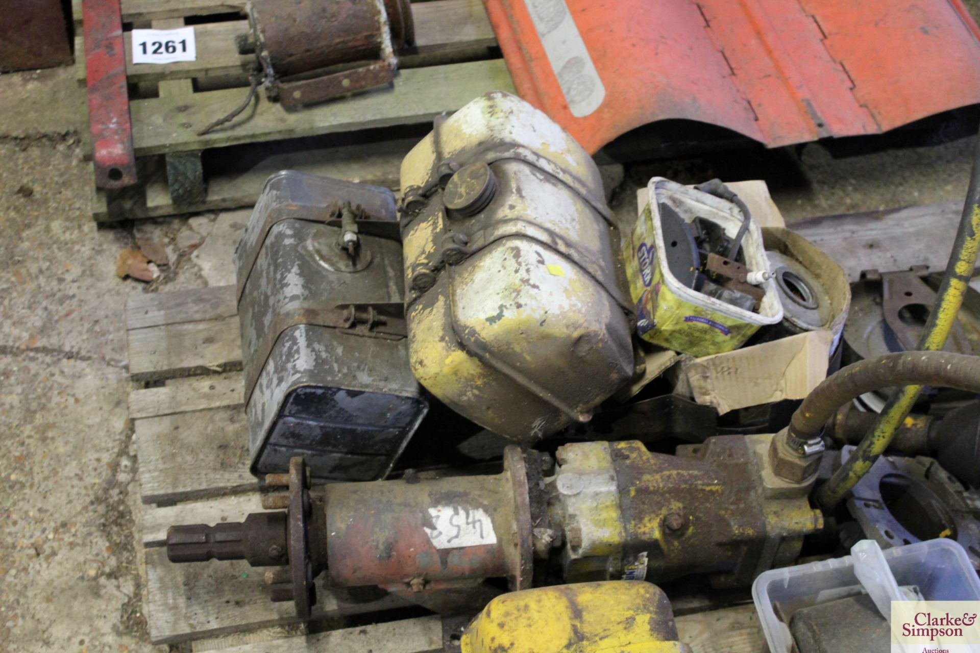 Various engine spares, hydraulic pumps etc. - Image 3 of 5